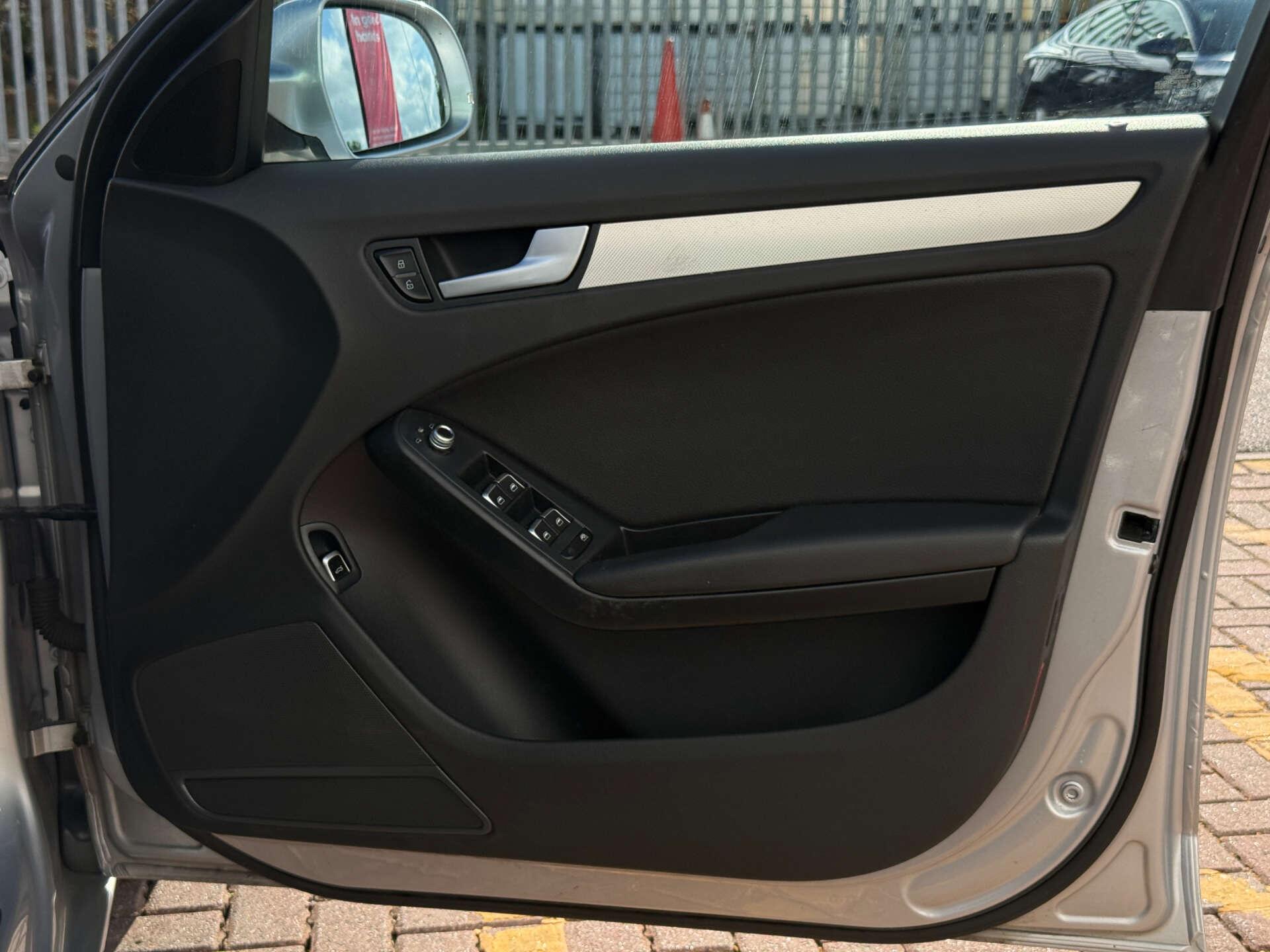 Audi A4 view 18
