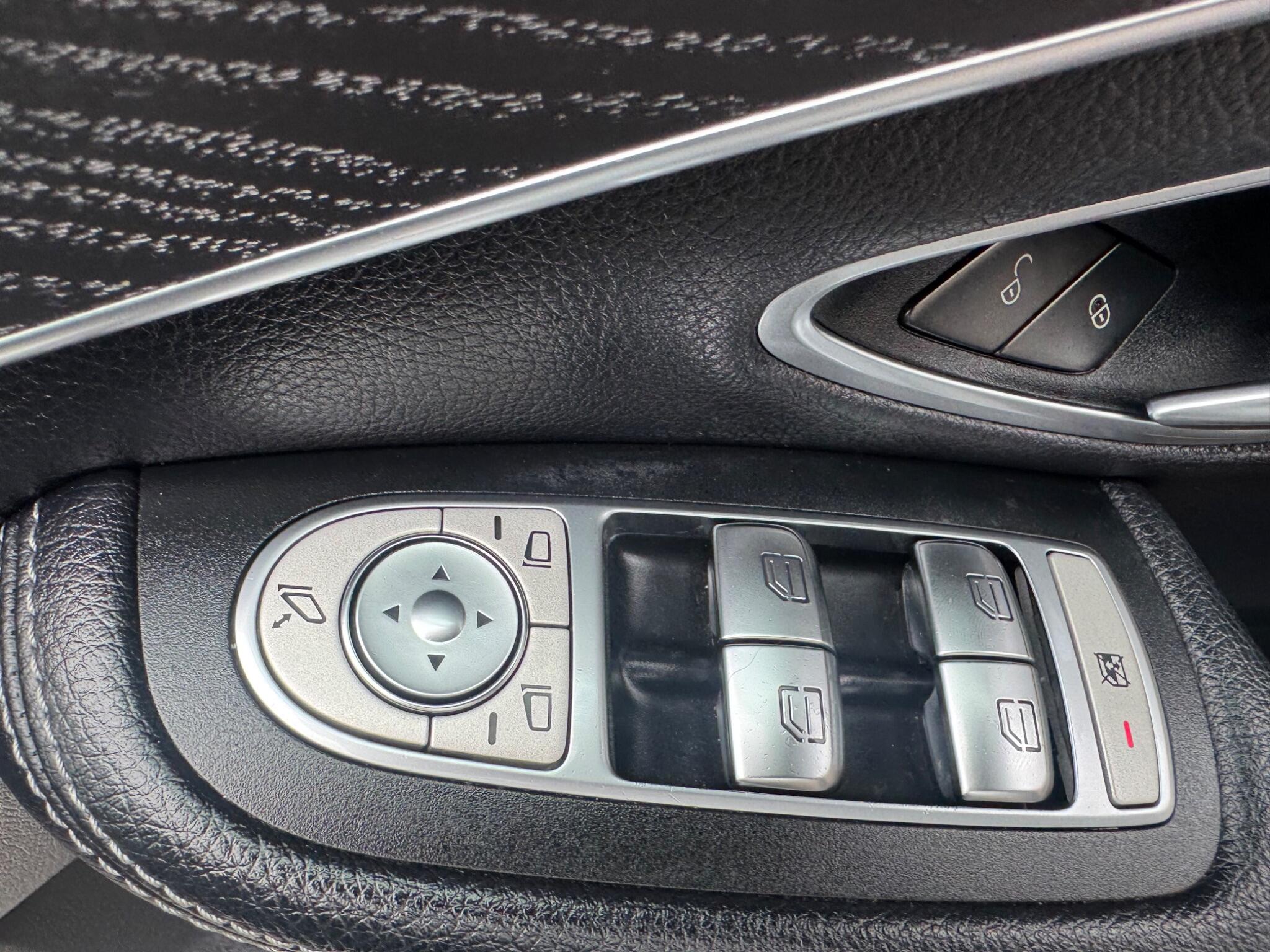 Mercedes-Benz C Class view 21