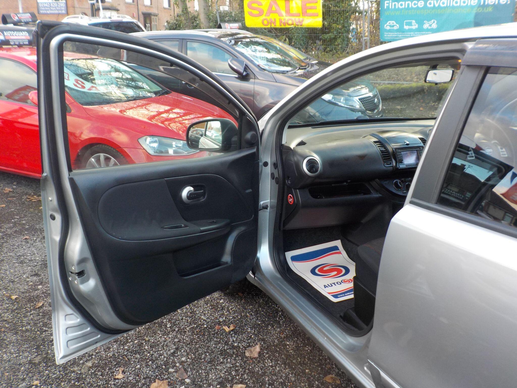 Nissan Note 1.4 16V n-tec Euro 4 5dr