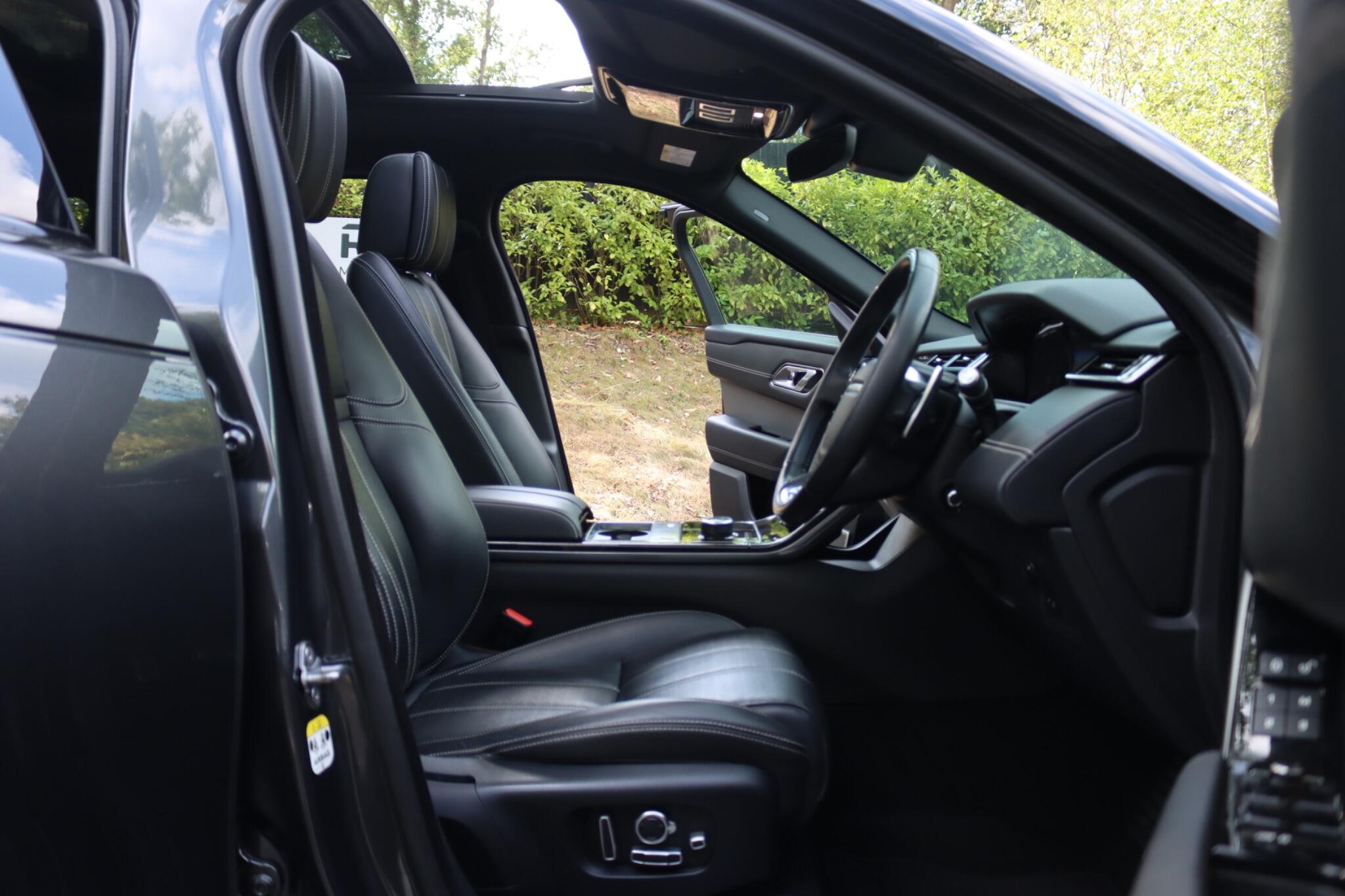 Land Rover Range Rover Velar view 60