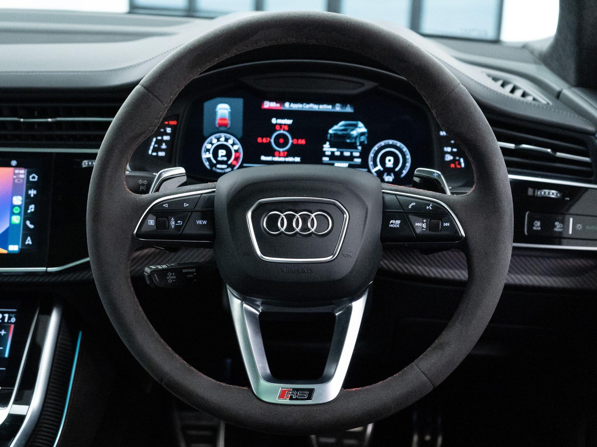 Audi RS Q8 view 28