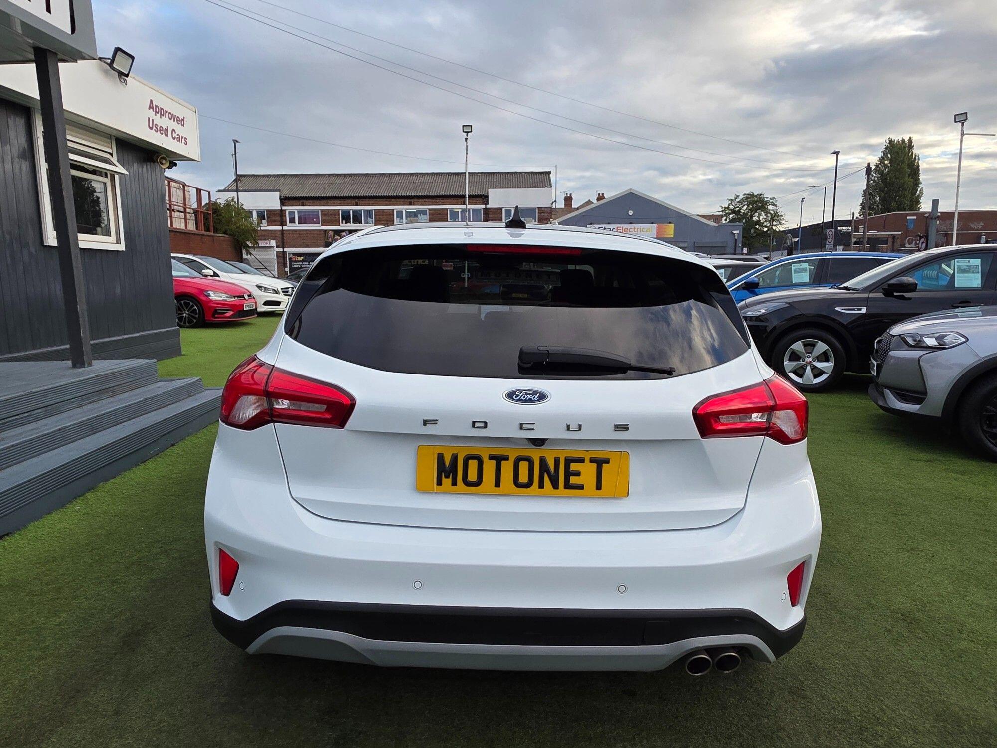 Ford Focus view 7