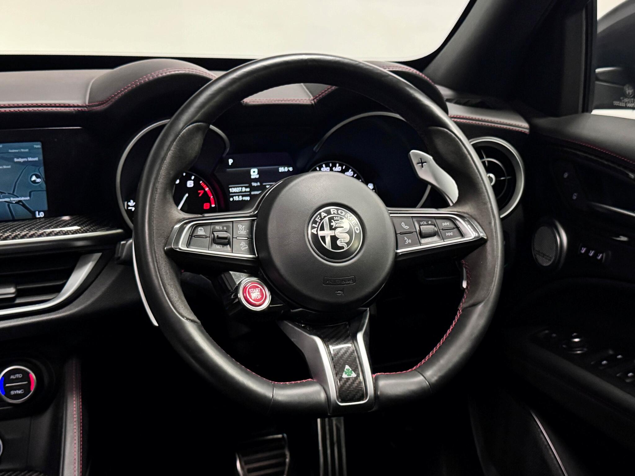 Alfa Romeo Stelvio view 32