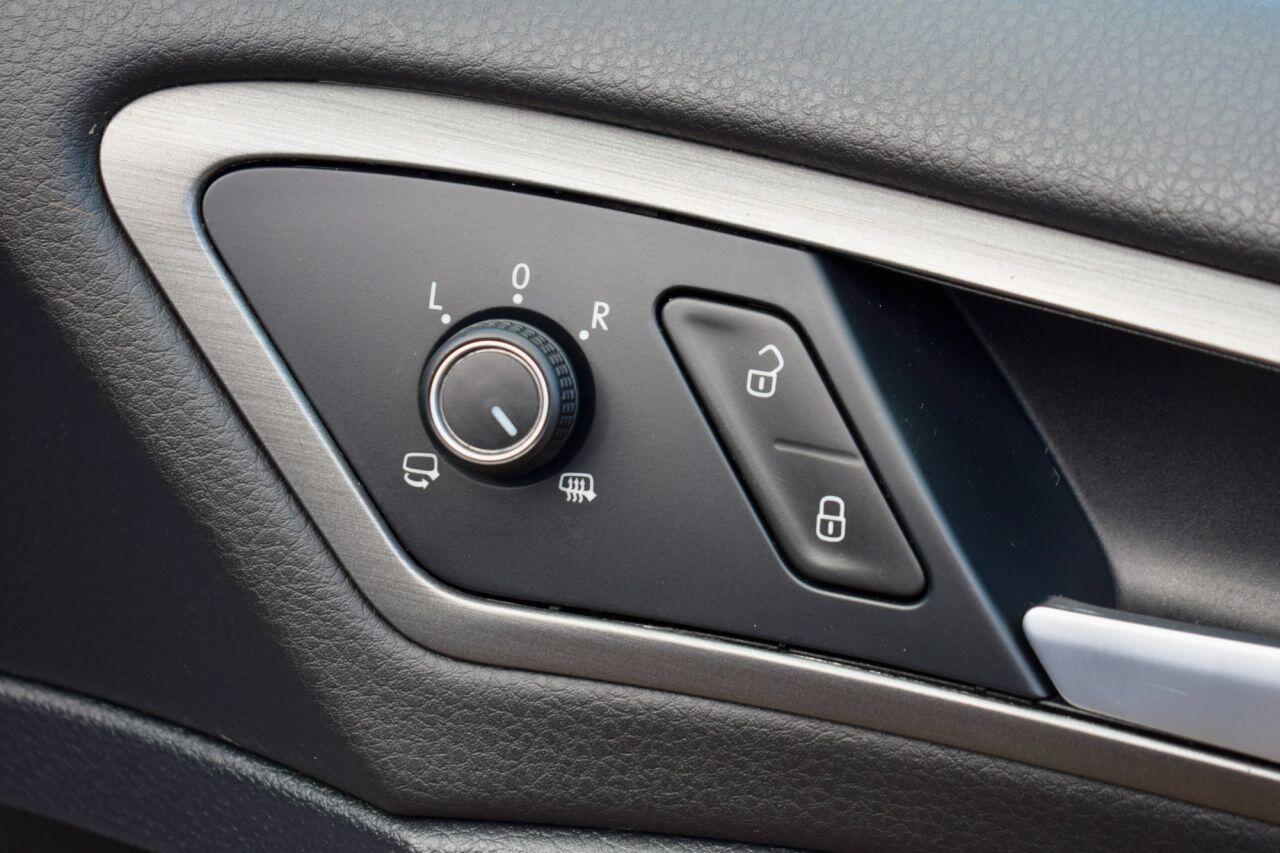 Volkswagen Golf view 23