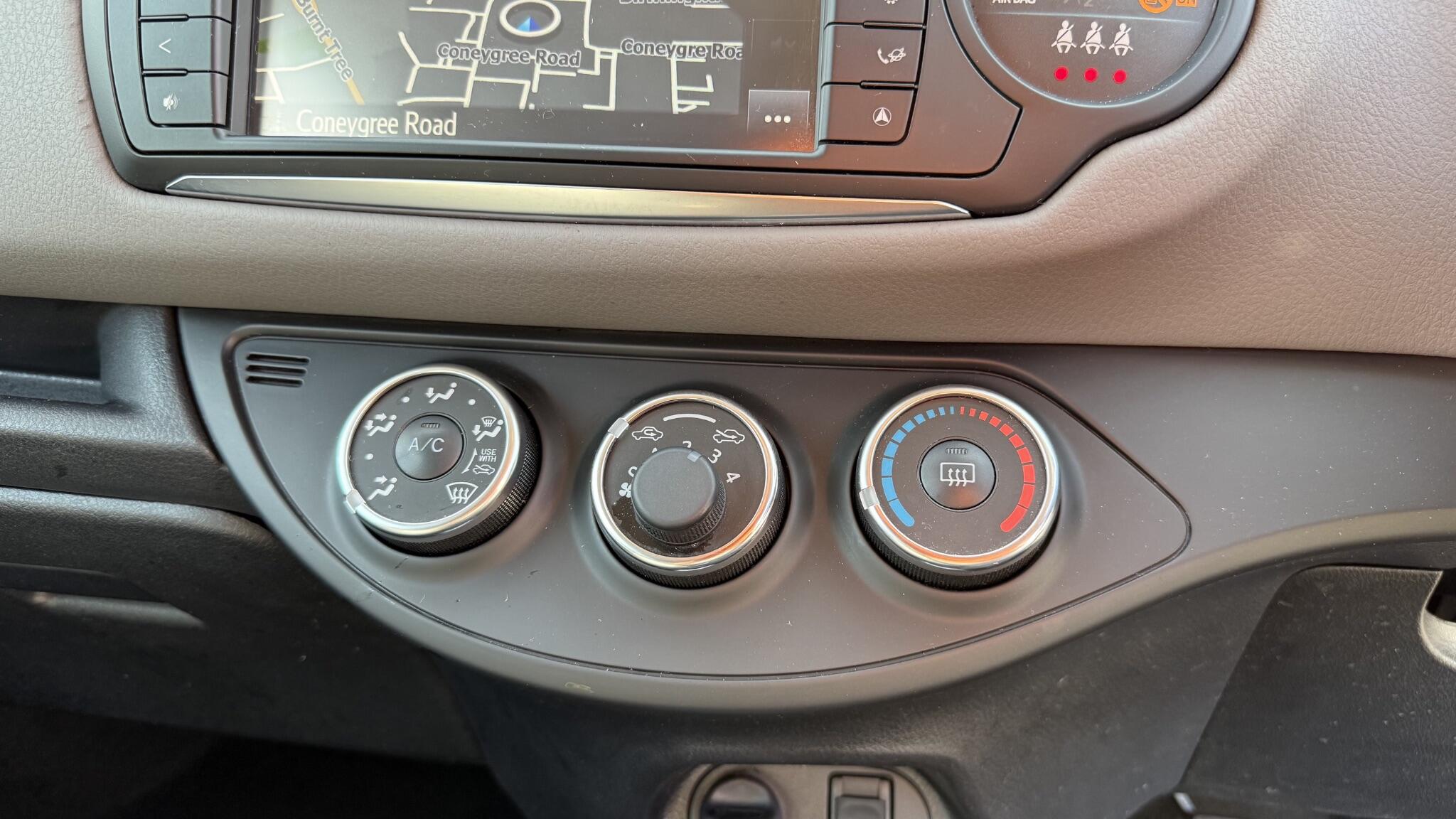 Toyota Yaris view 27