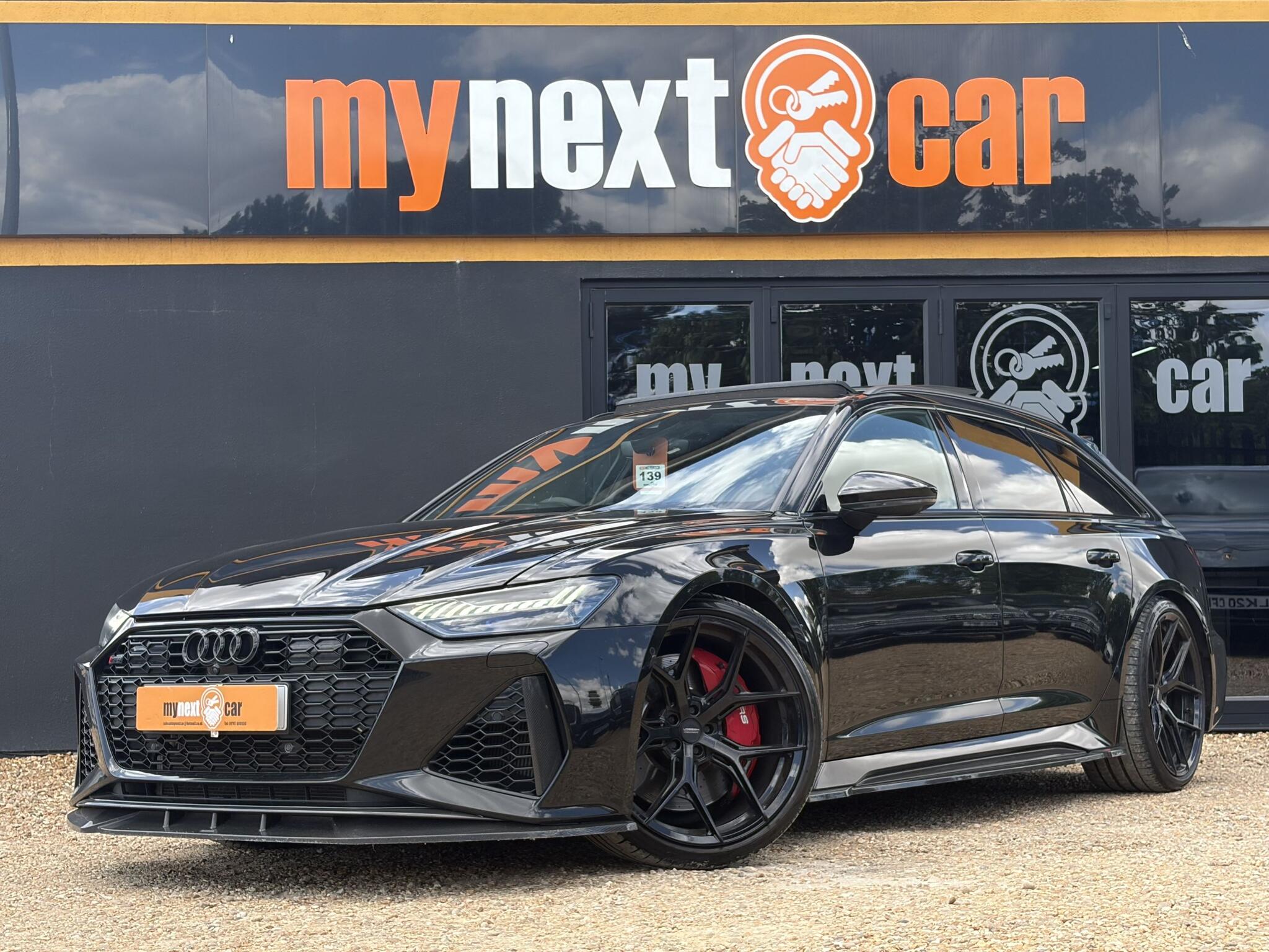Audi RS6 Avant view 3