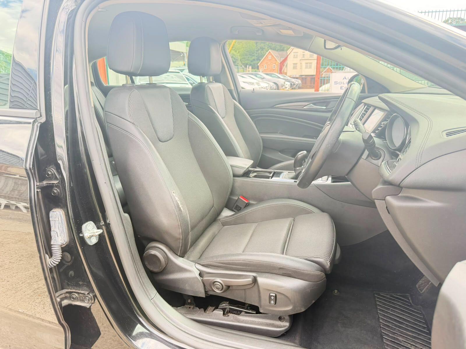 Vauxhall Insignia view 10