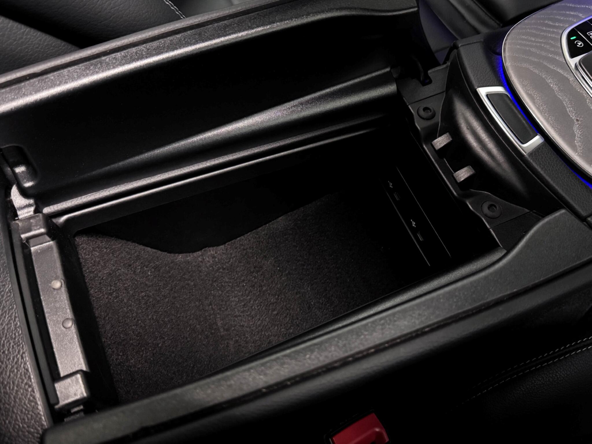 Mercedes-Benz E-Class view 27