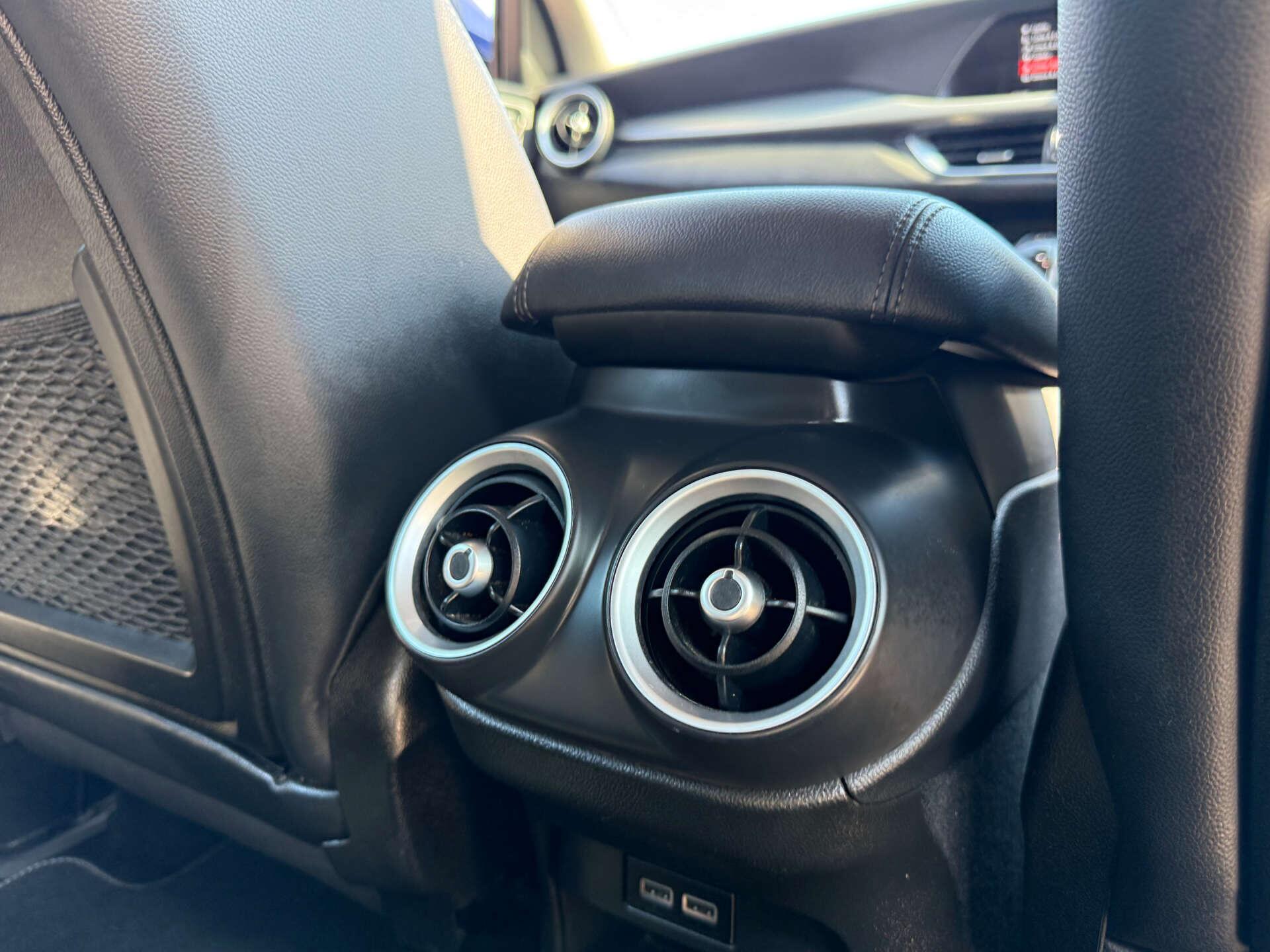 Alfa Romeo Stelvio view 71