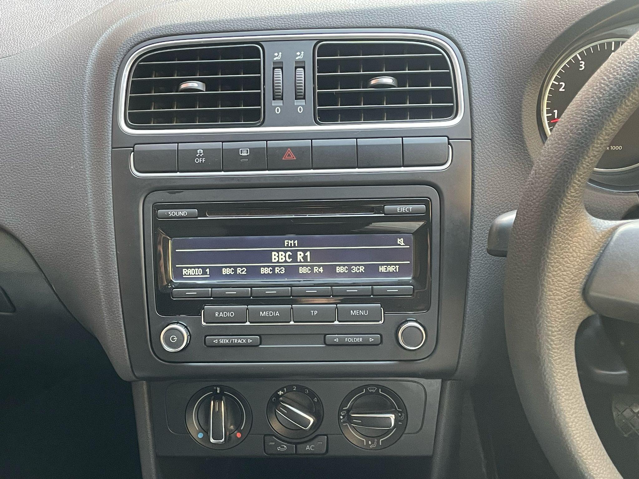 Volkswagen Polo view 33