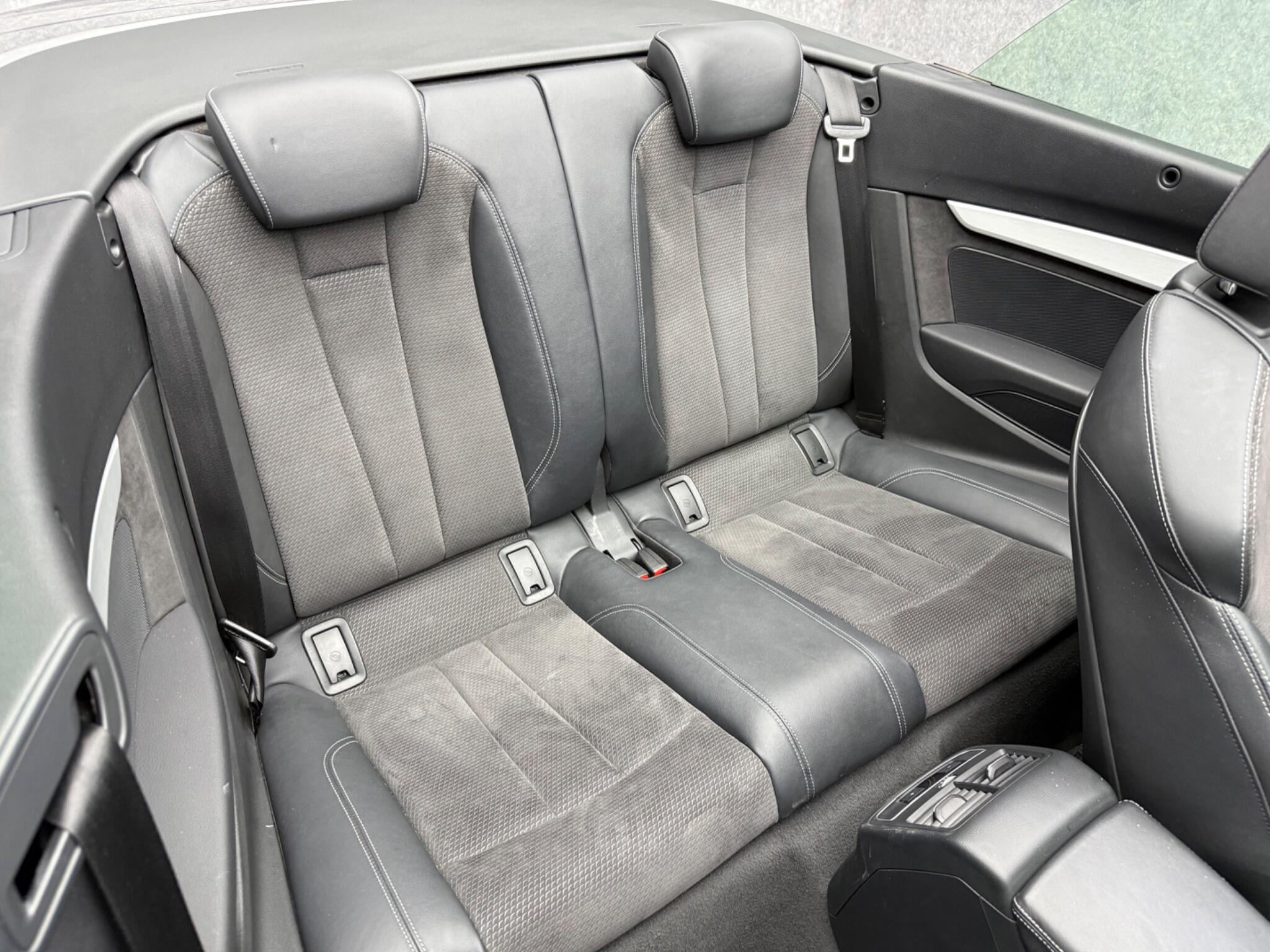 Audi A5 Cabriolet view 3