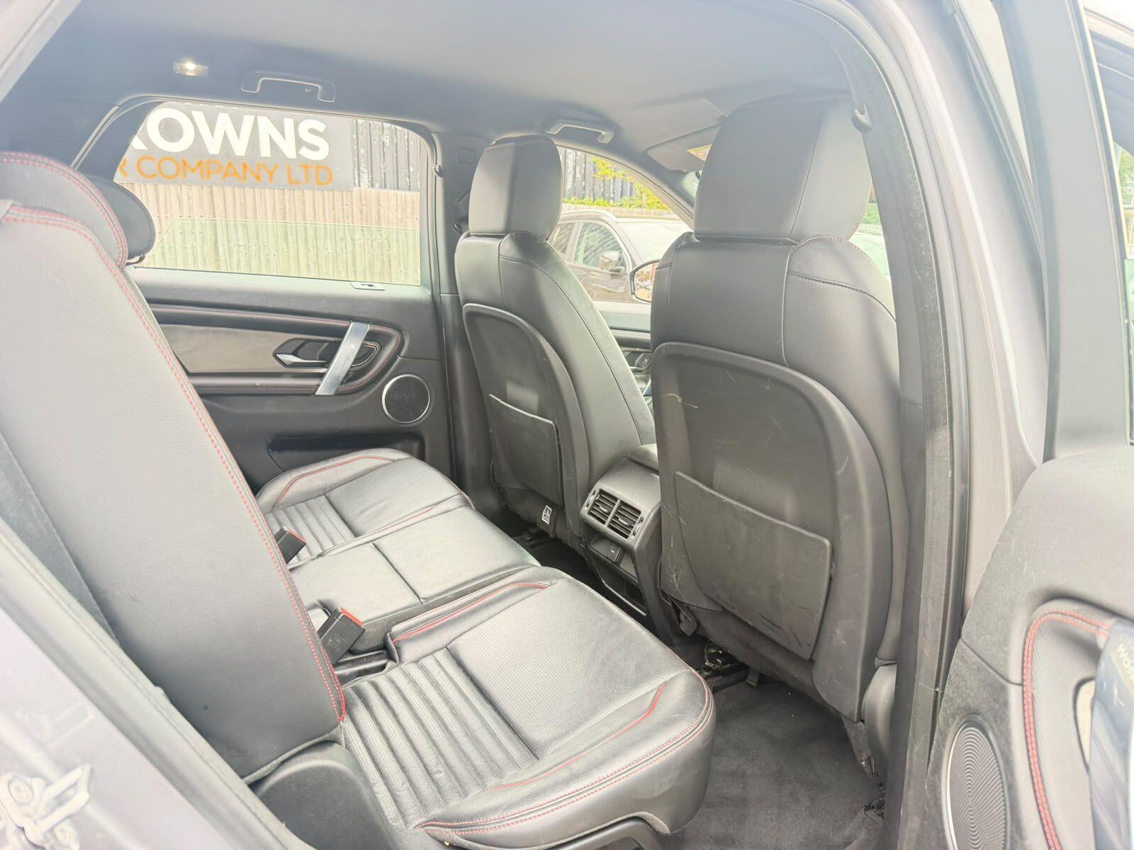 Land Rover Discovery Sport view 14