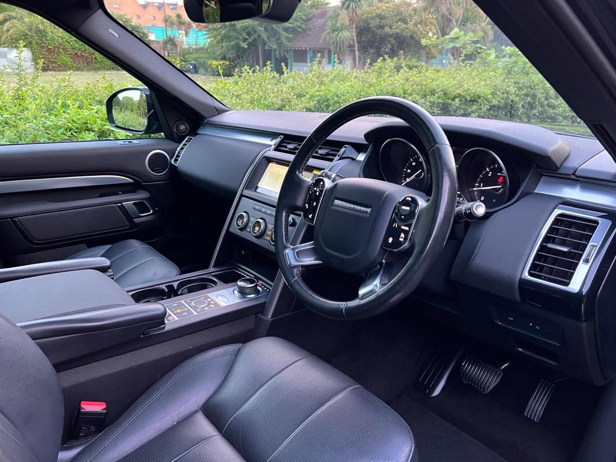 Land Rover Discovery view 17