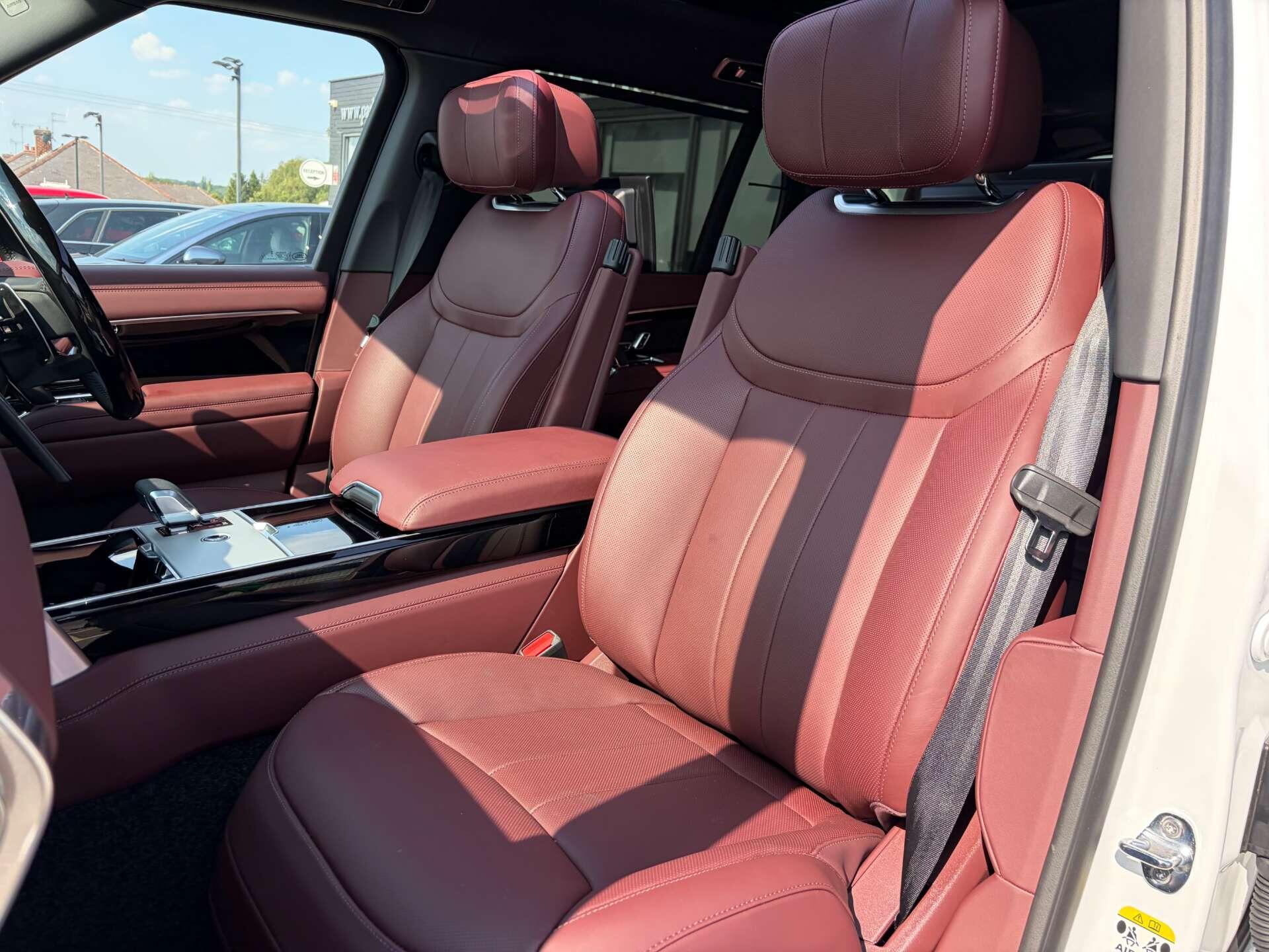 Land Rover Range Rover view 18