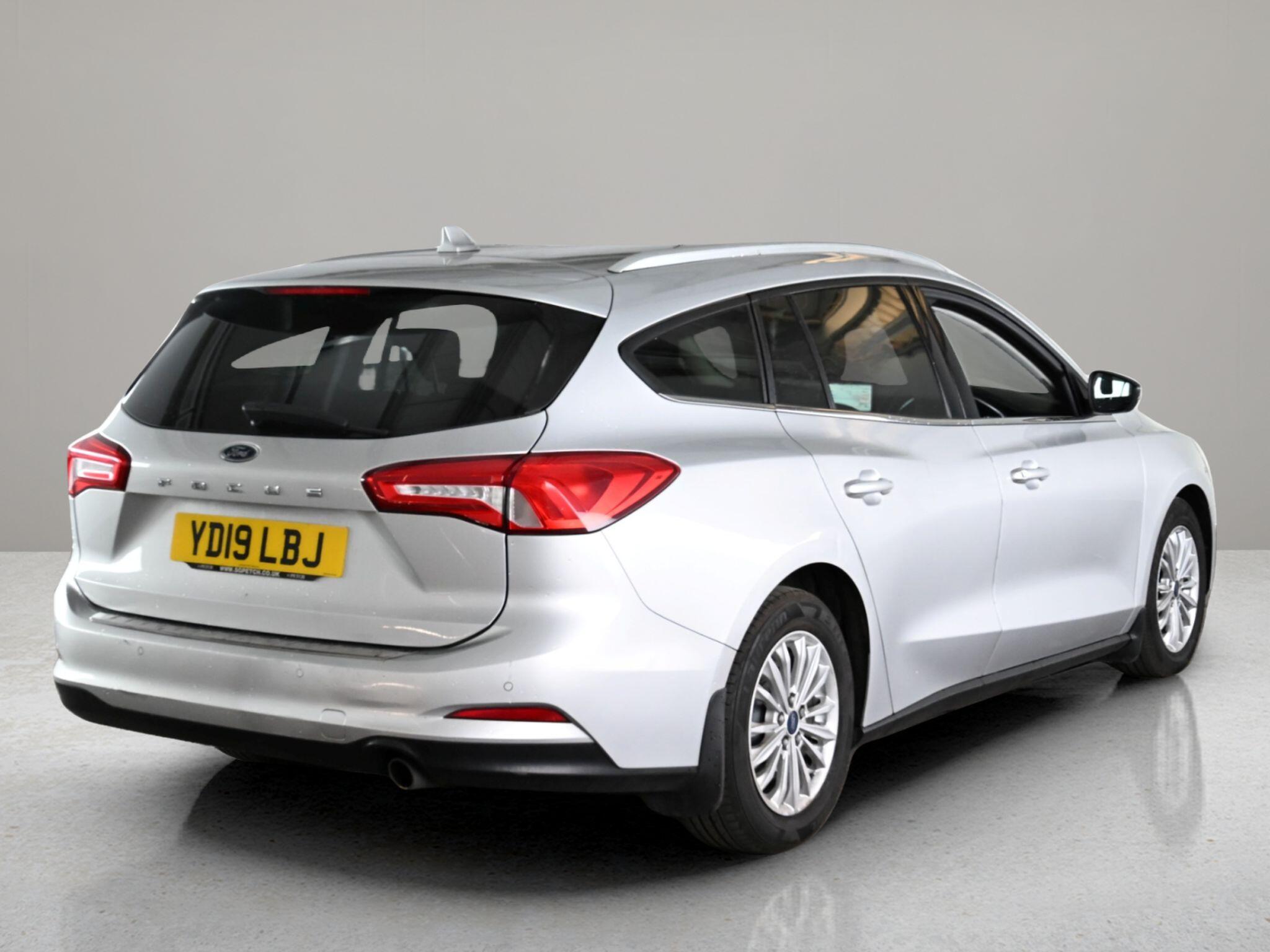 Ford Focus view 4