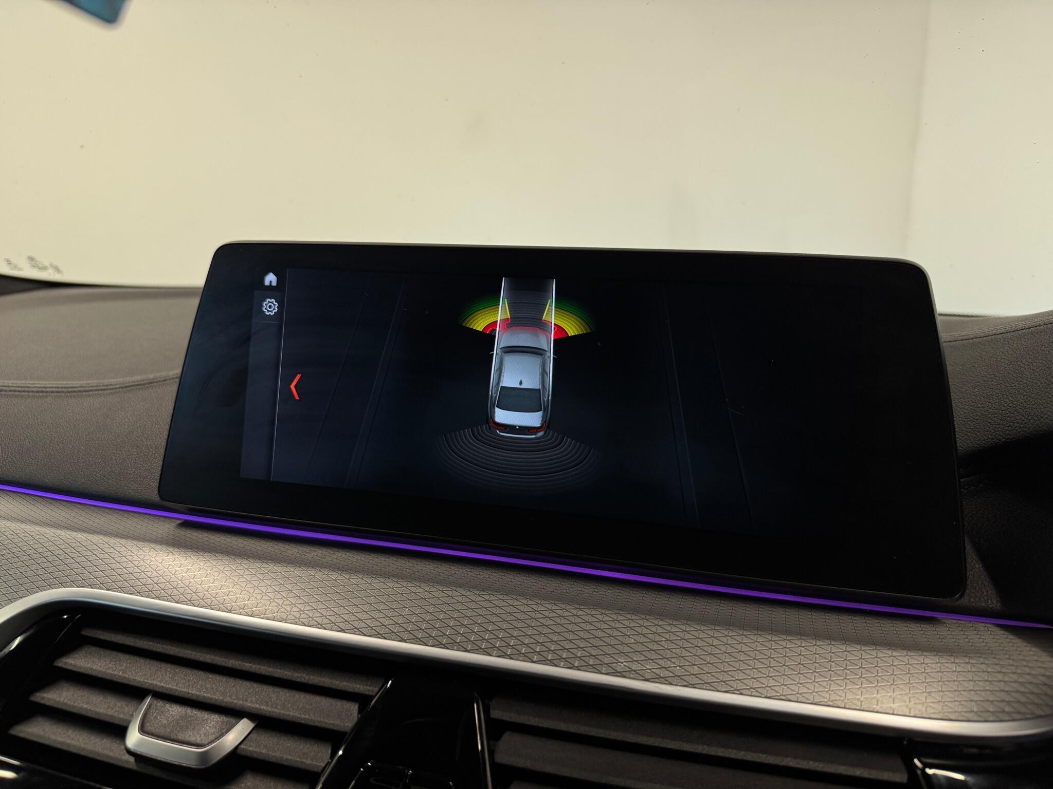 BMW 5 Series view 19