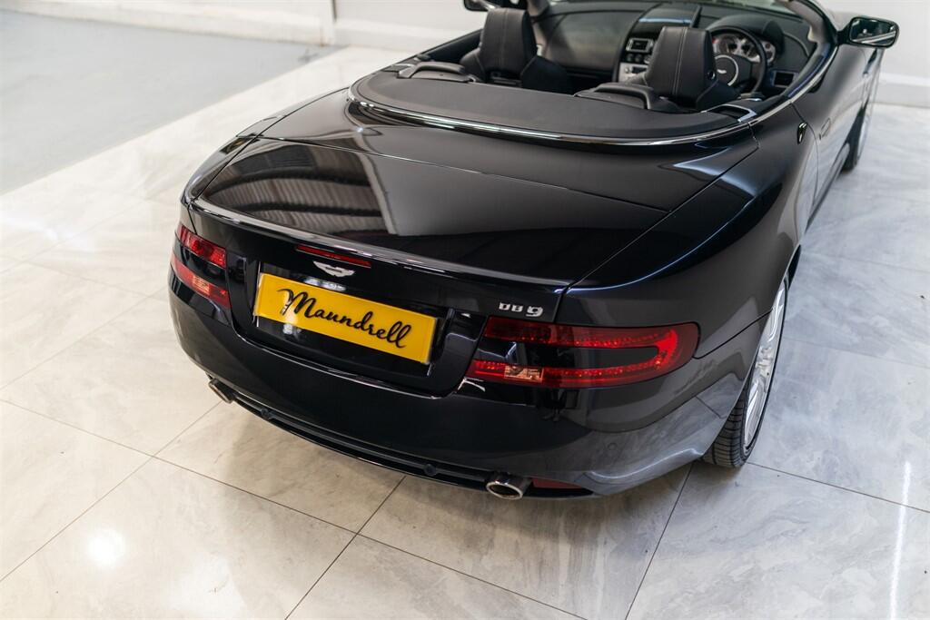 Aston Martin DB9 view 13