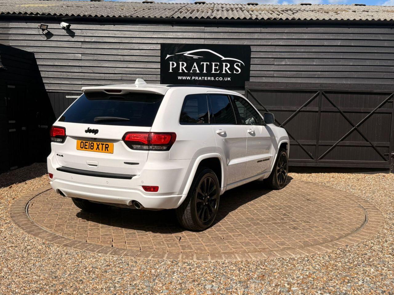 Jeep Grand Cherokee view 26