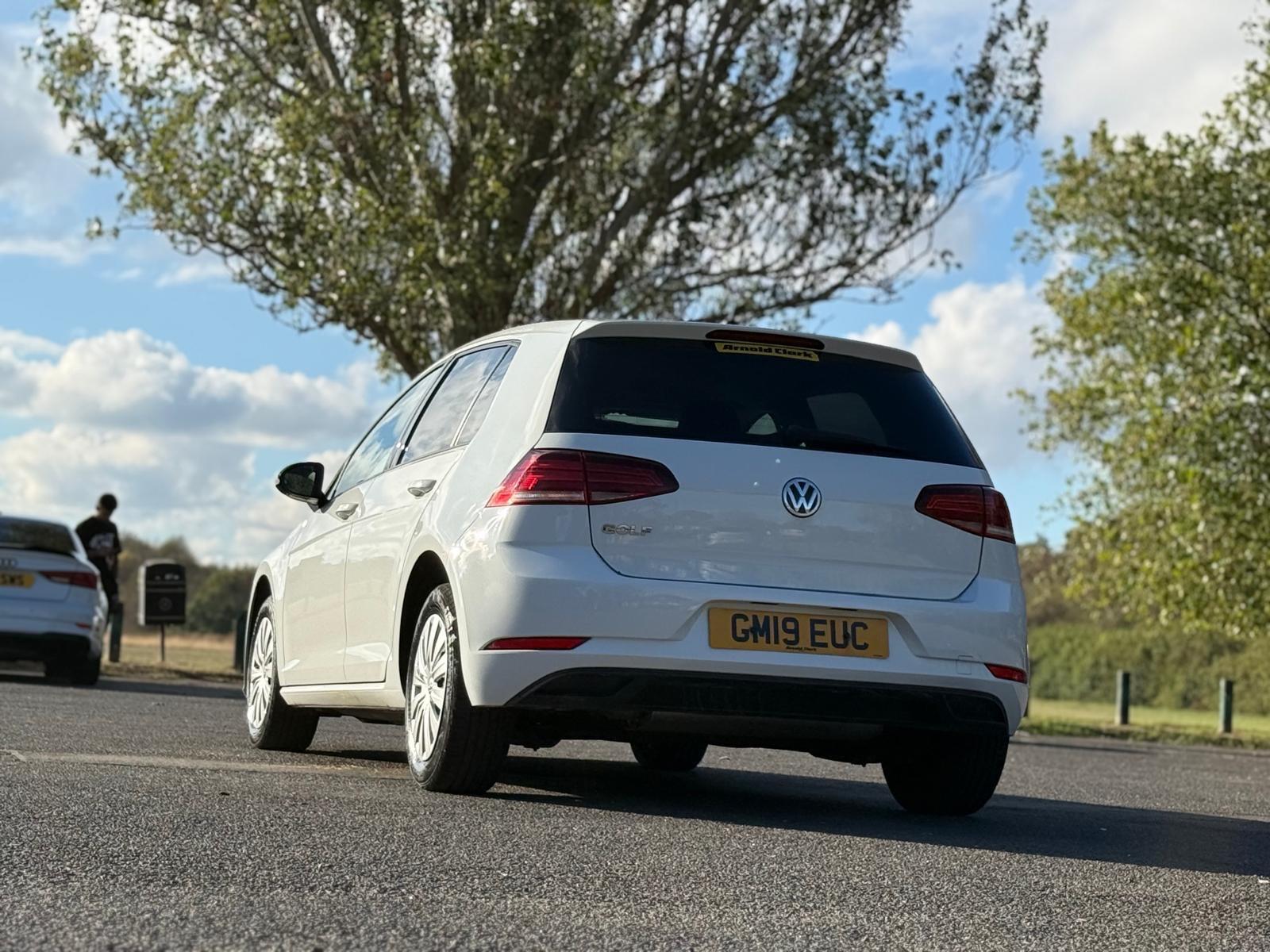 Volkswagen Golf view 18