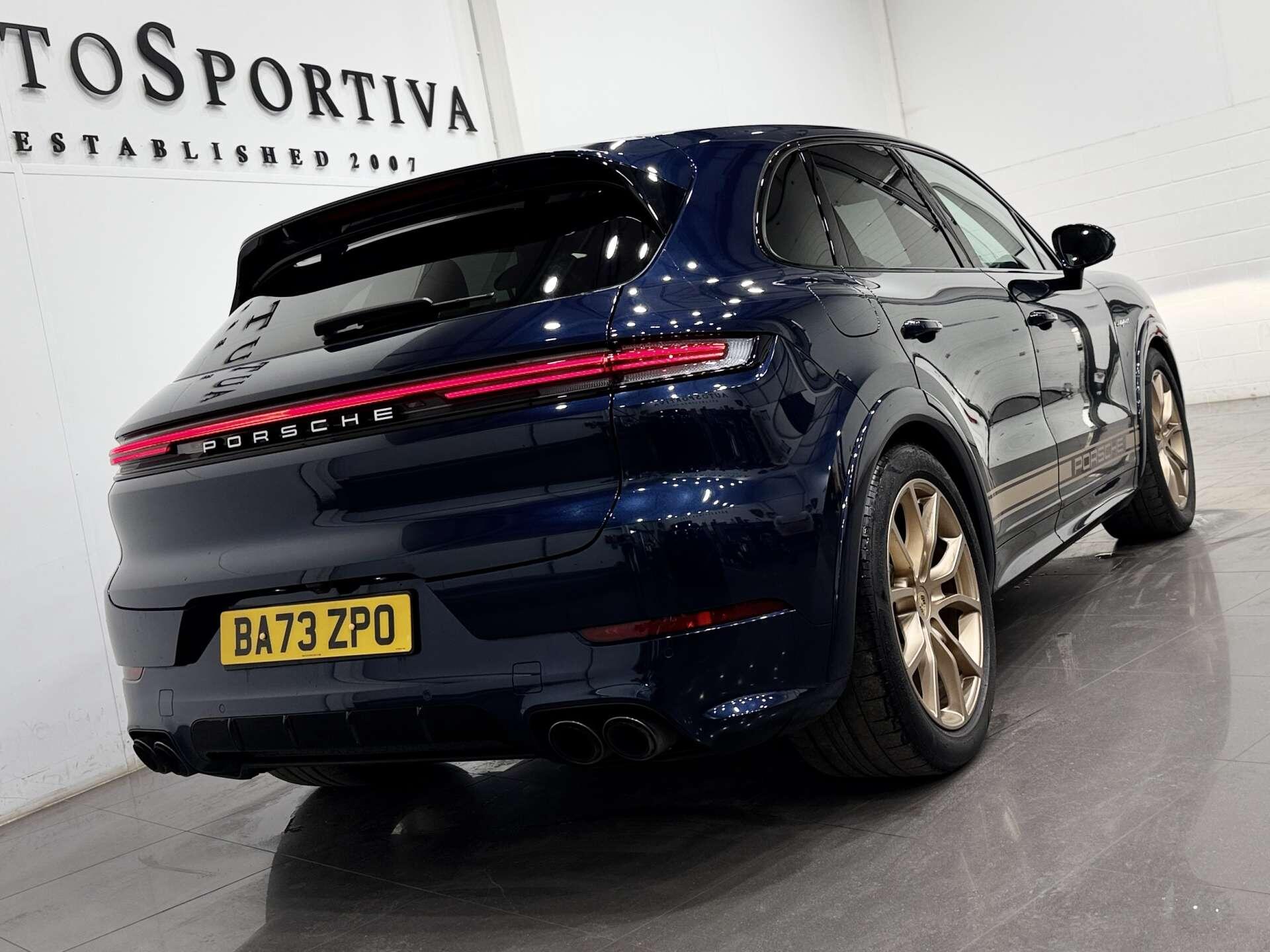 Porsche Cayenne view 25