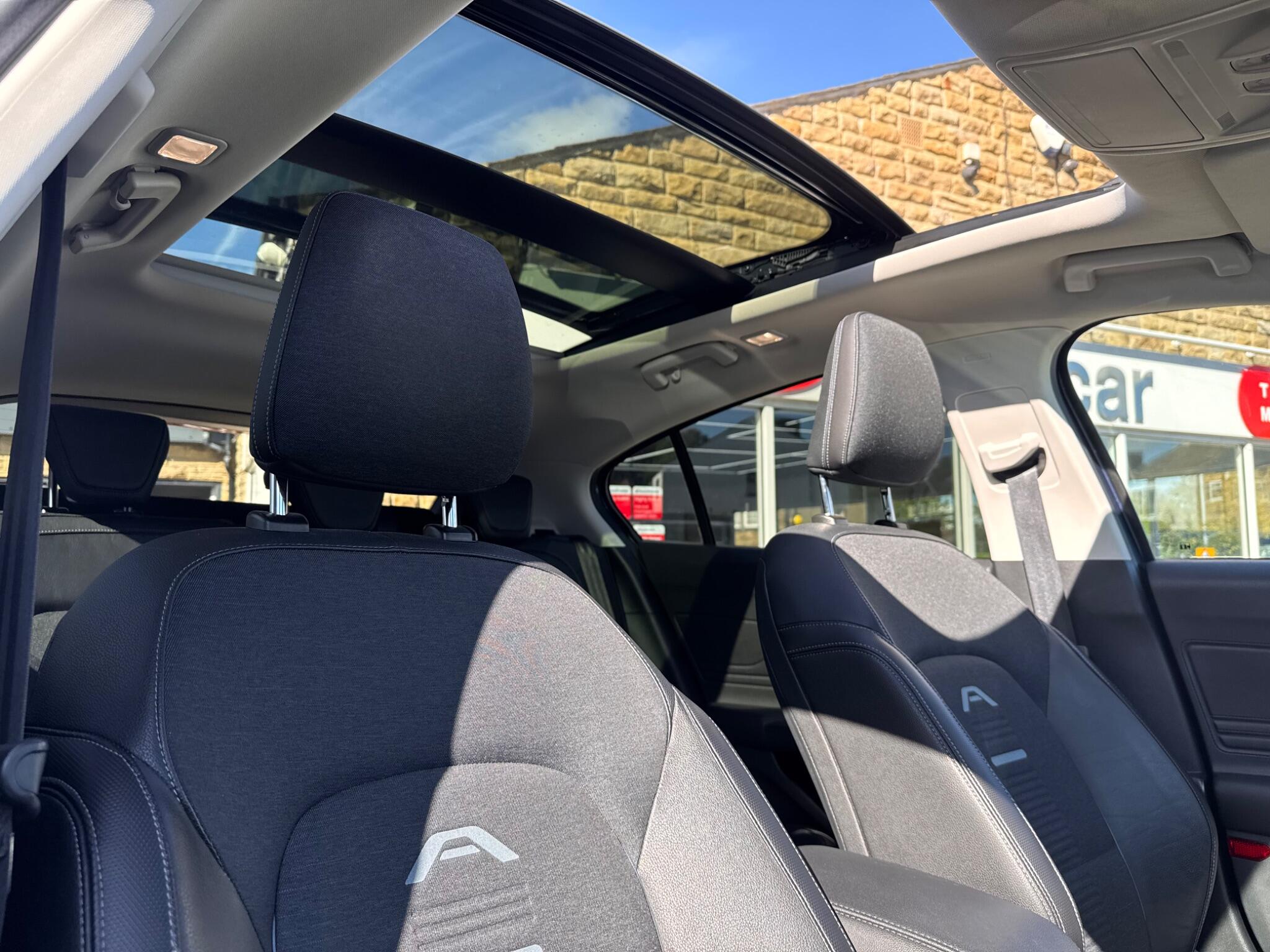 Ford Focus view 13