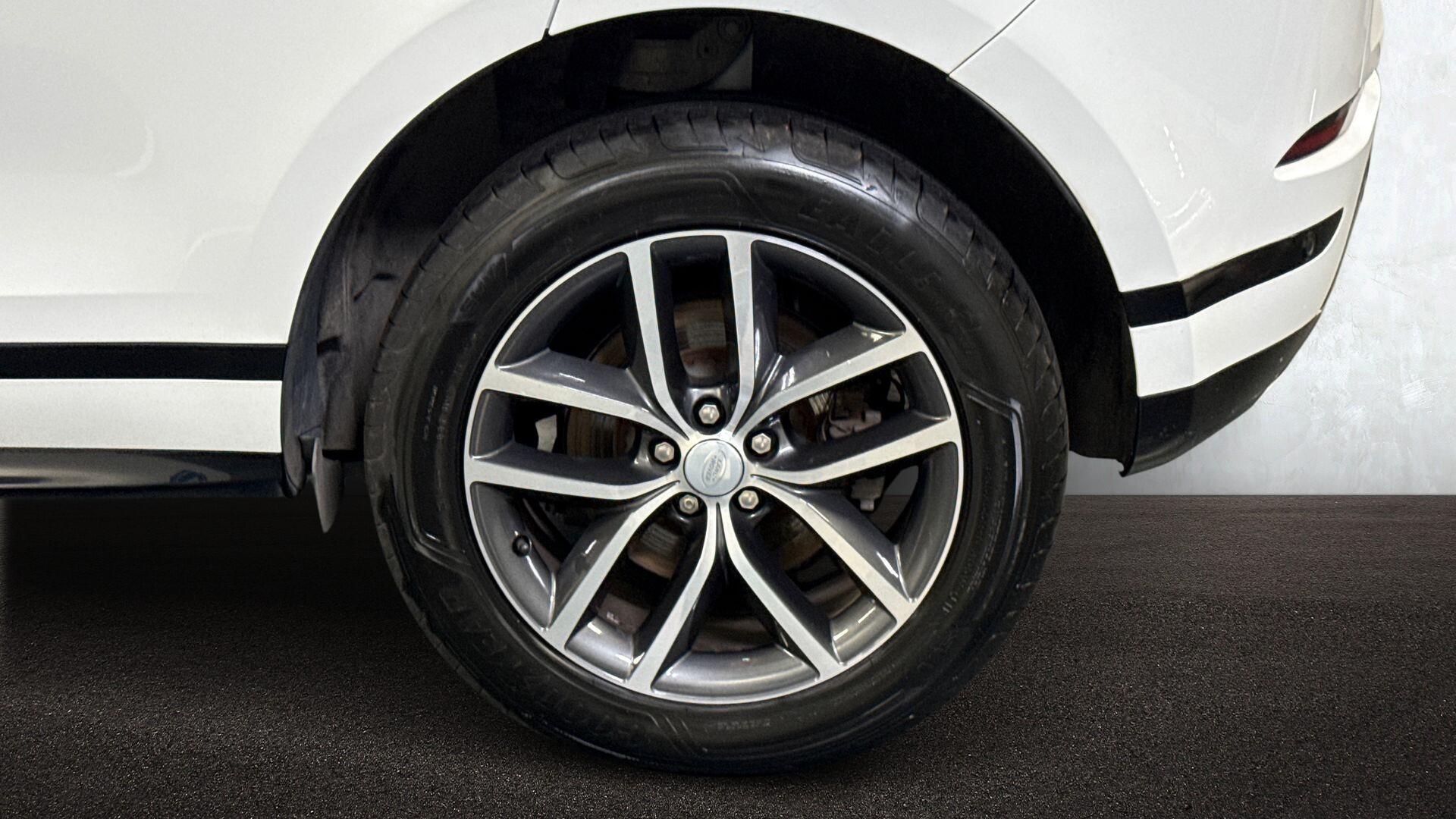Land Rover Range Rover Evoque view 8