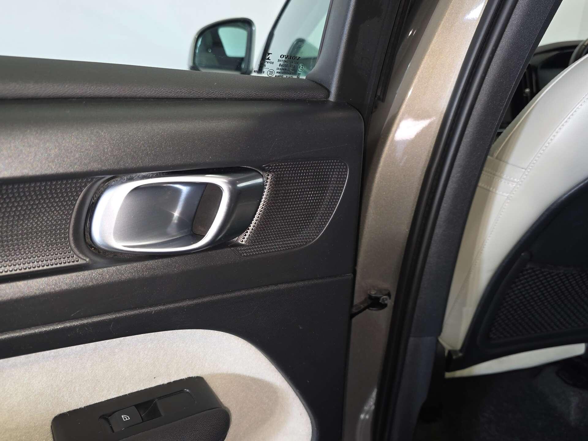 Volvo XC40 view 57