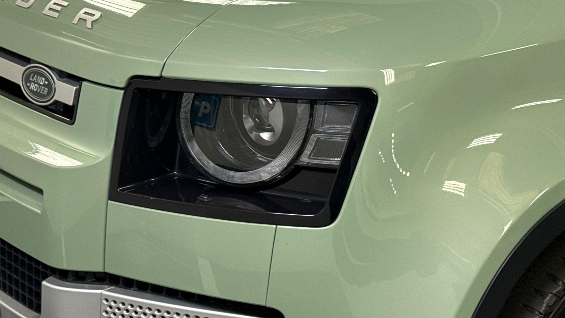 Land Rover Defender view 17