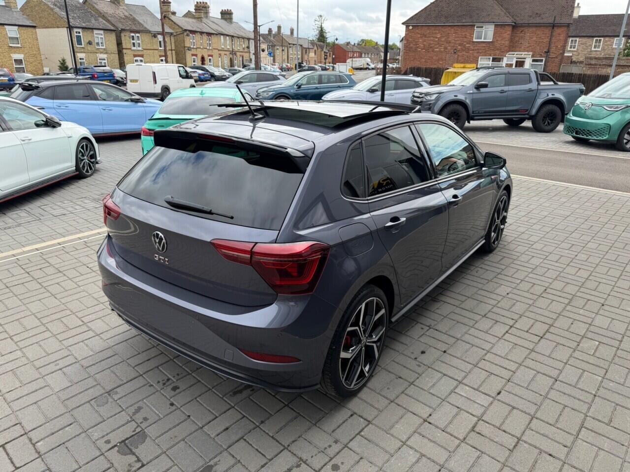 Volkswagen Polo view 3