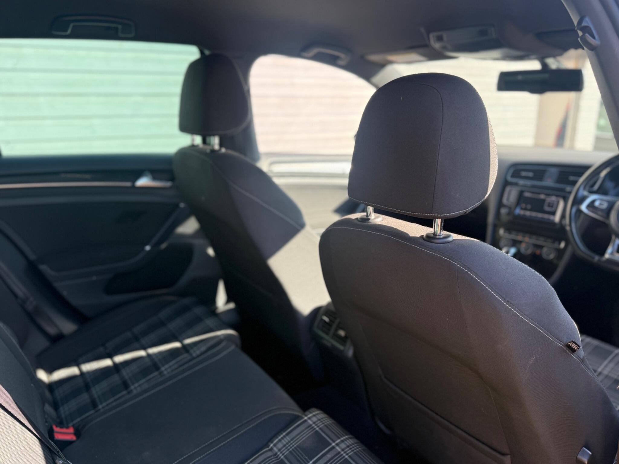 Volkswagen Golf view 19