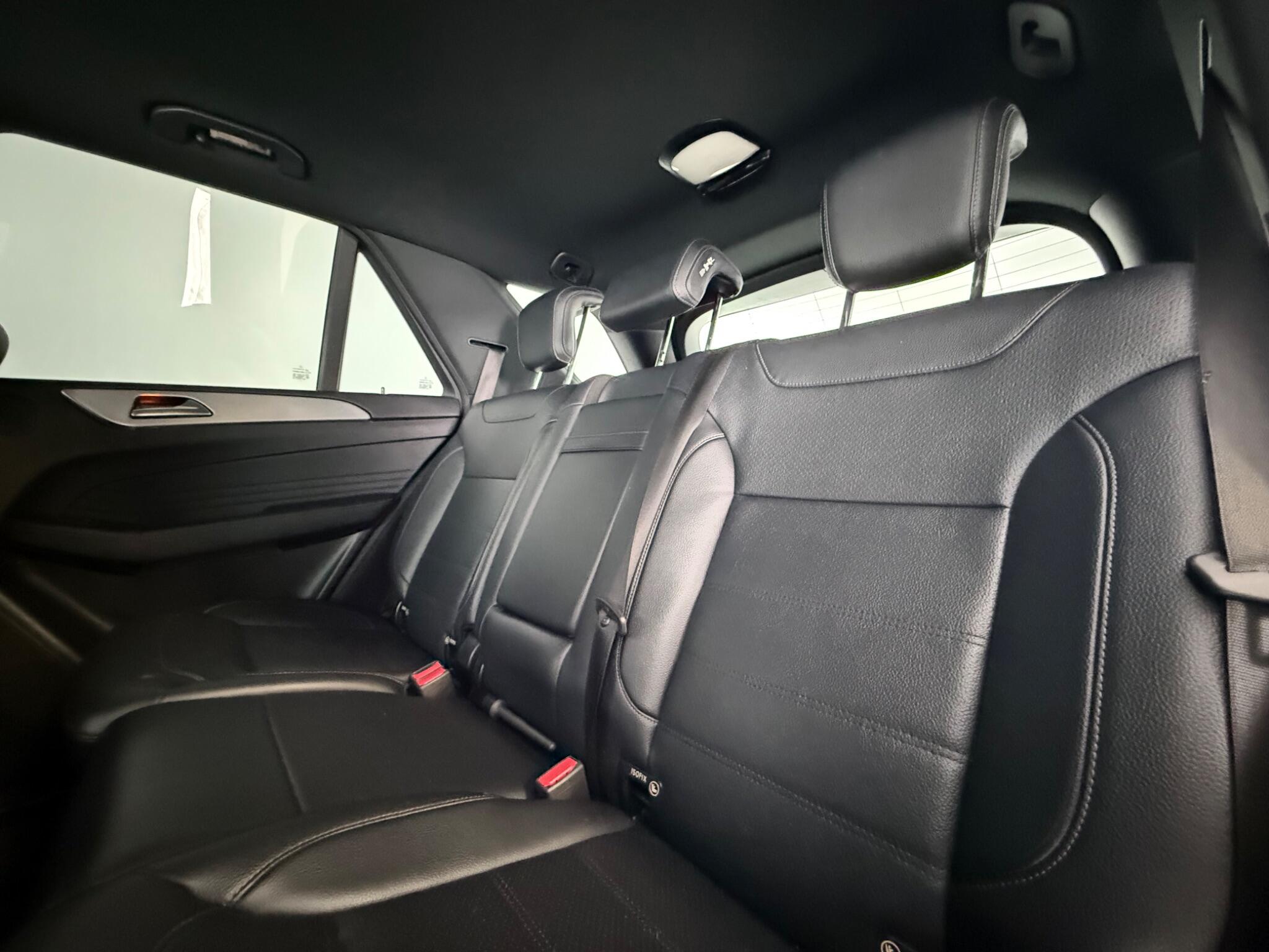 Mercedes-Benz GLE view 35