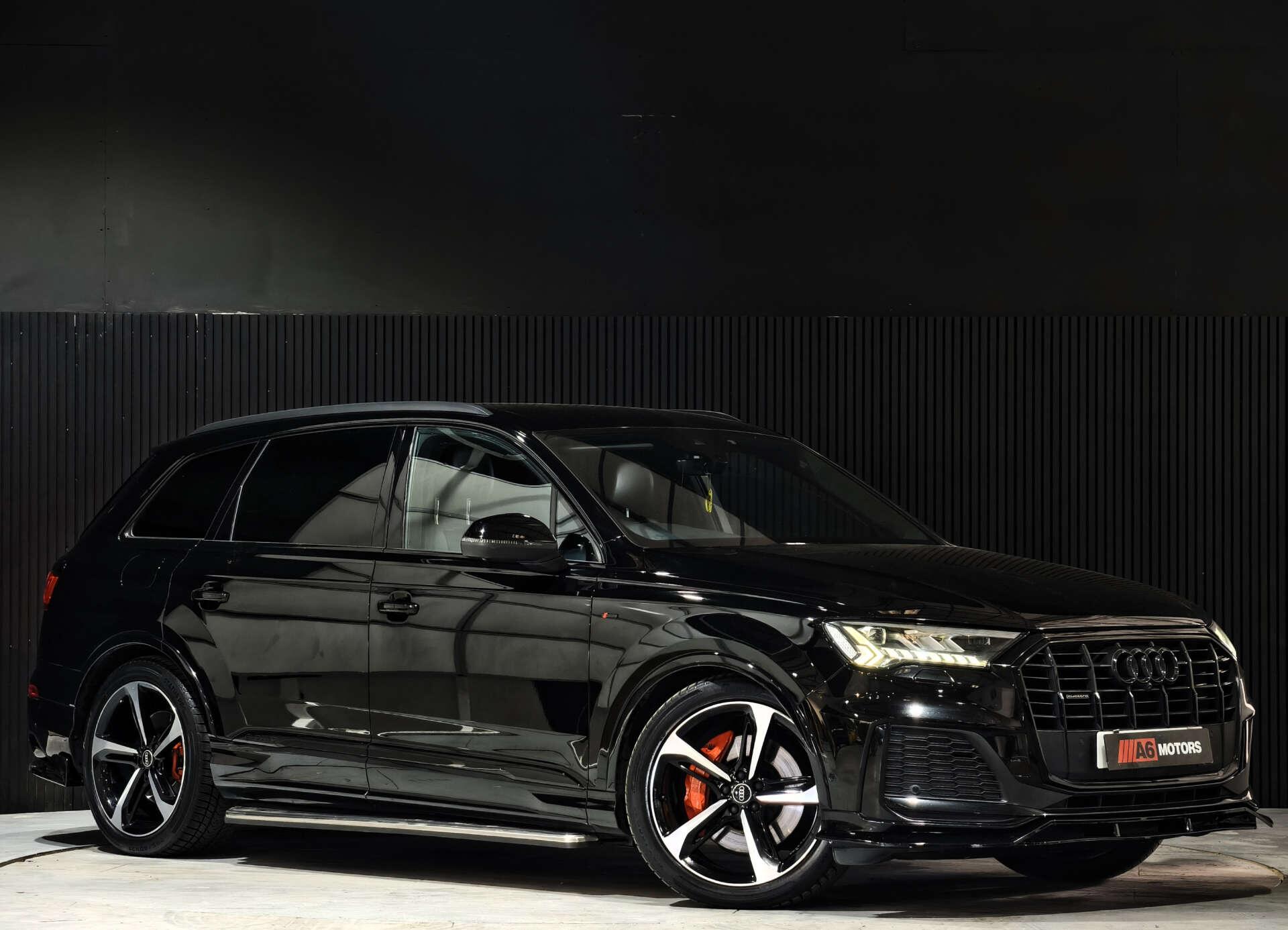 Audi Q7 view 4