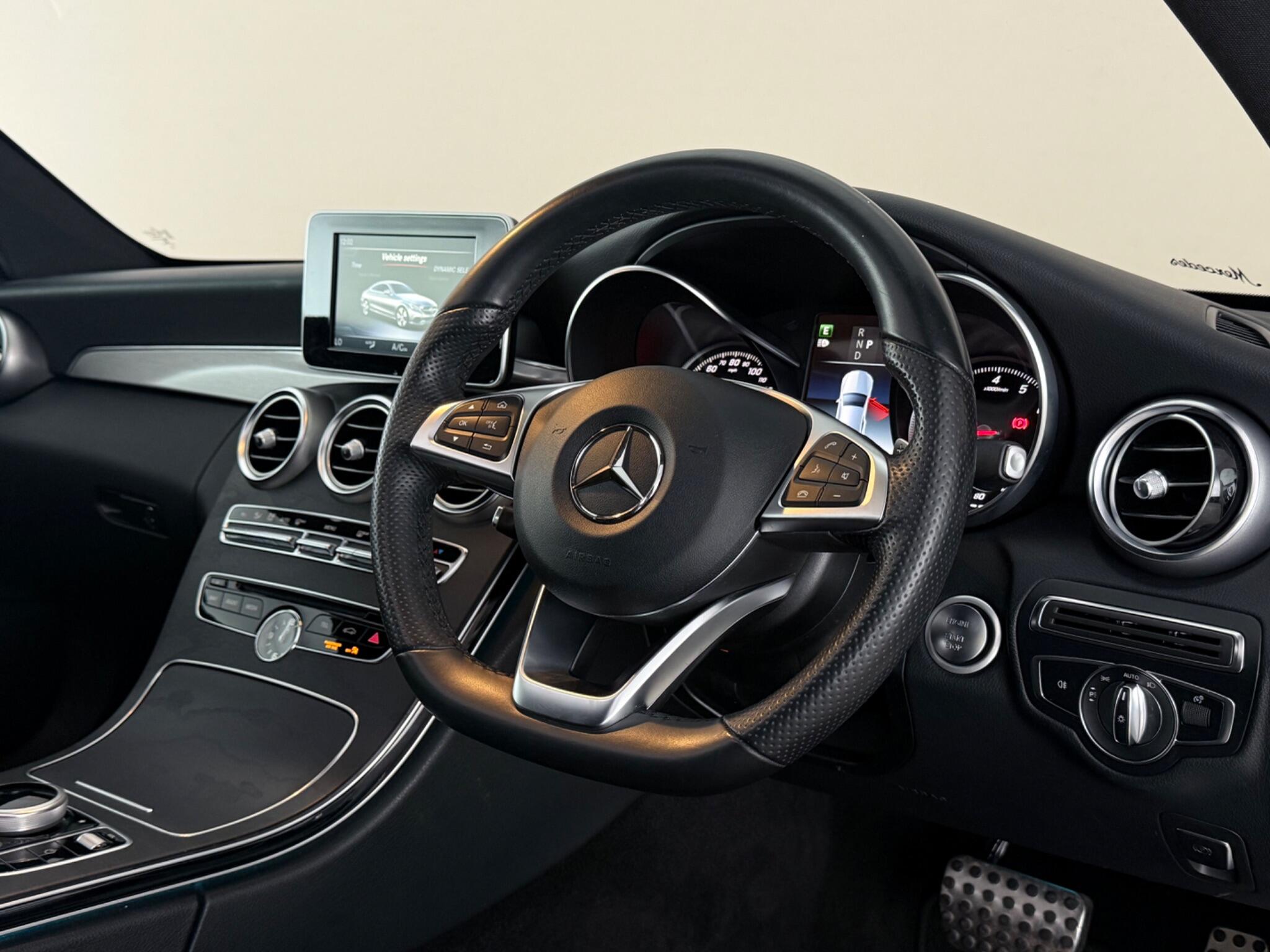 Mercedes-Benz C-Class view 3