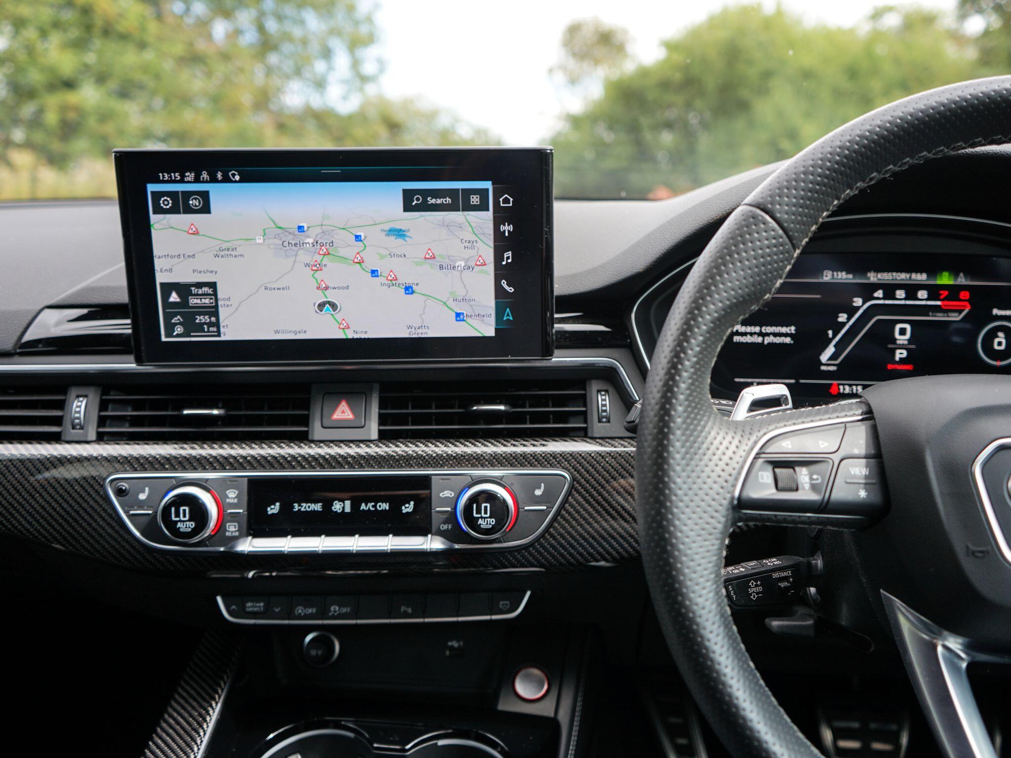 Audi RS4 Avant view 8