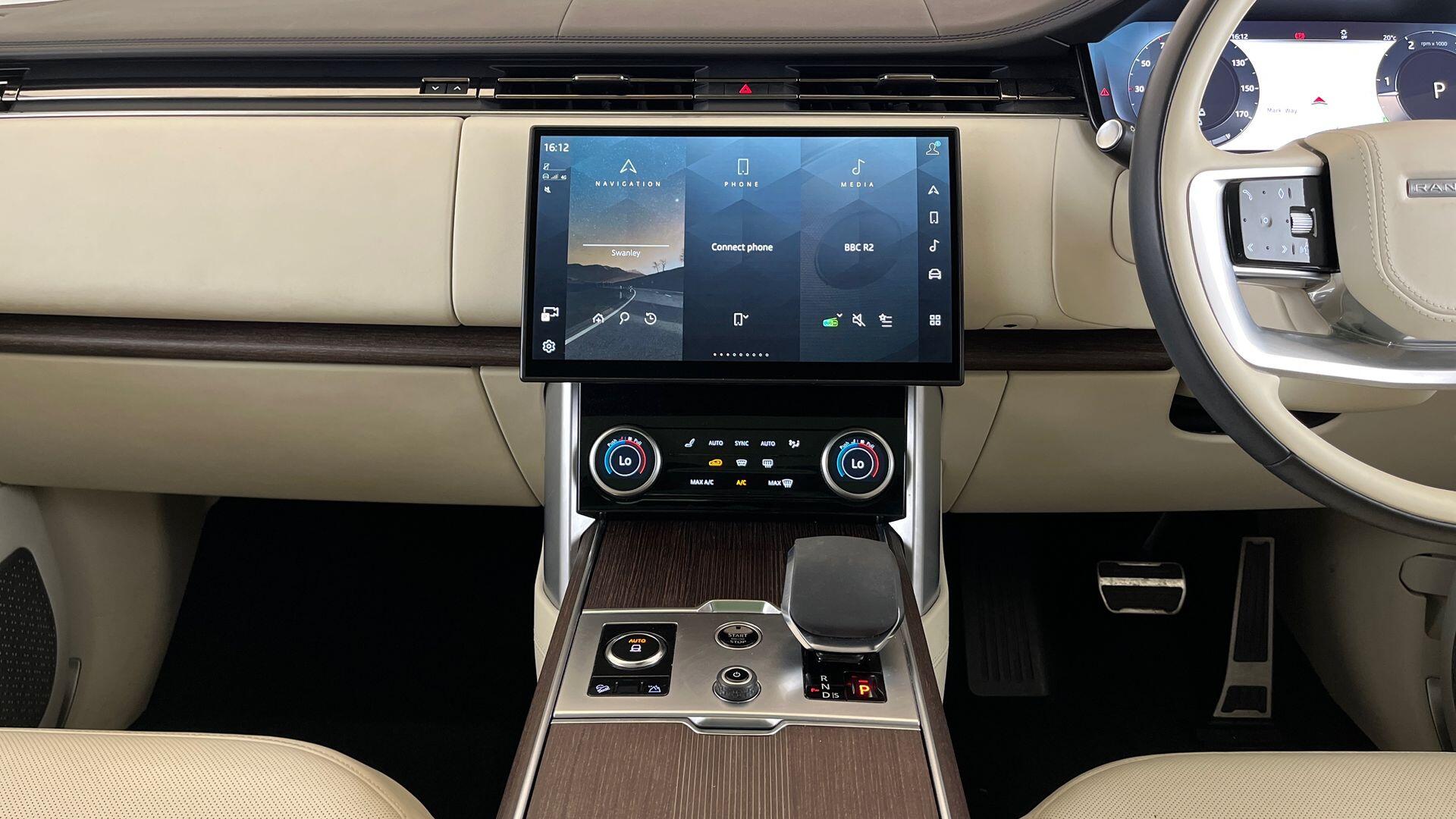 Land Rover Range Rover view 14