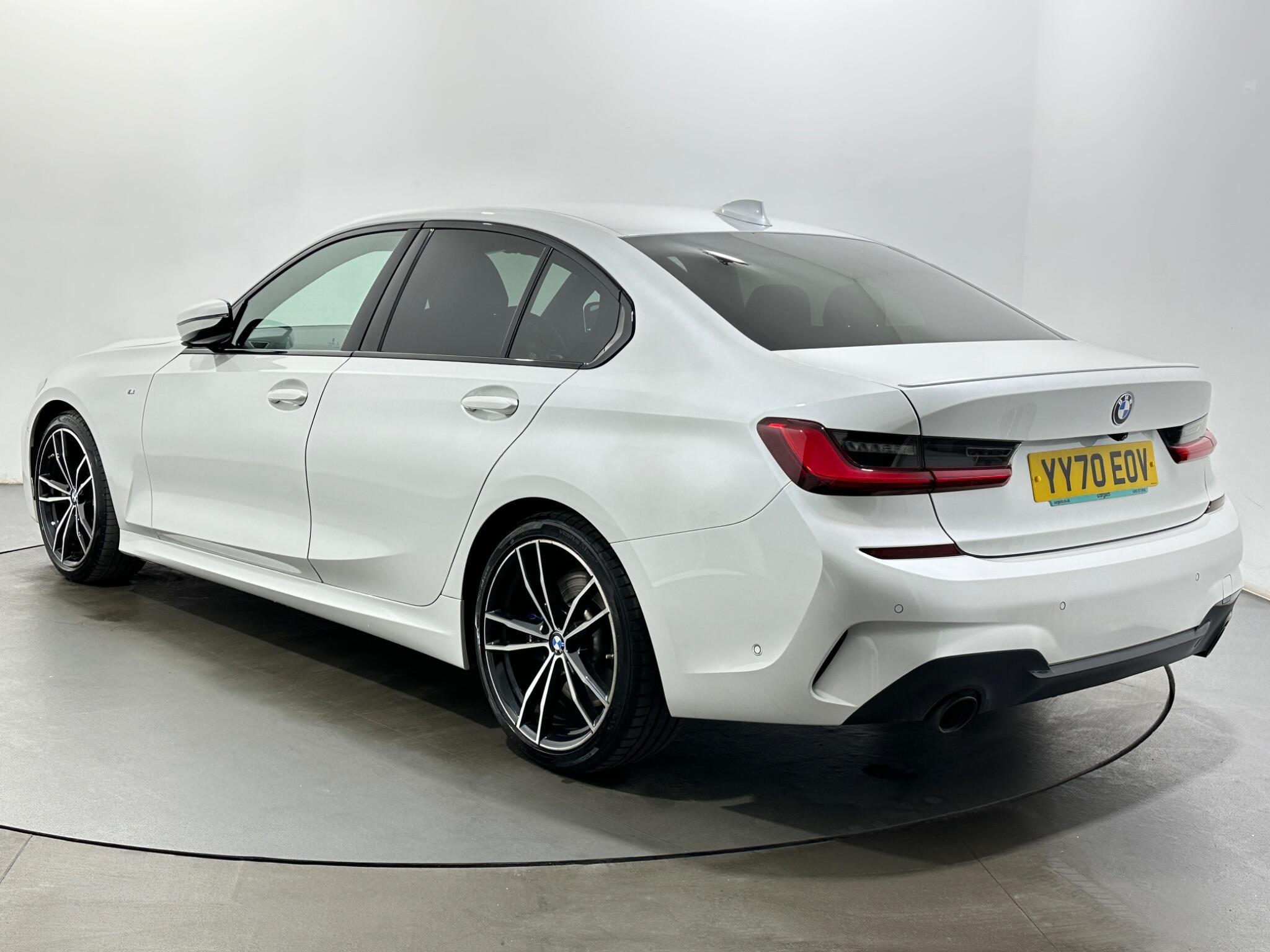 BMW 3 Series view 6