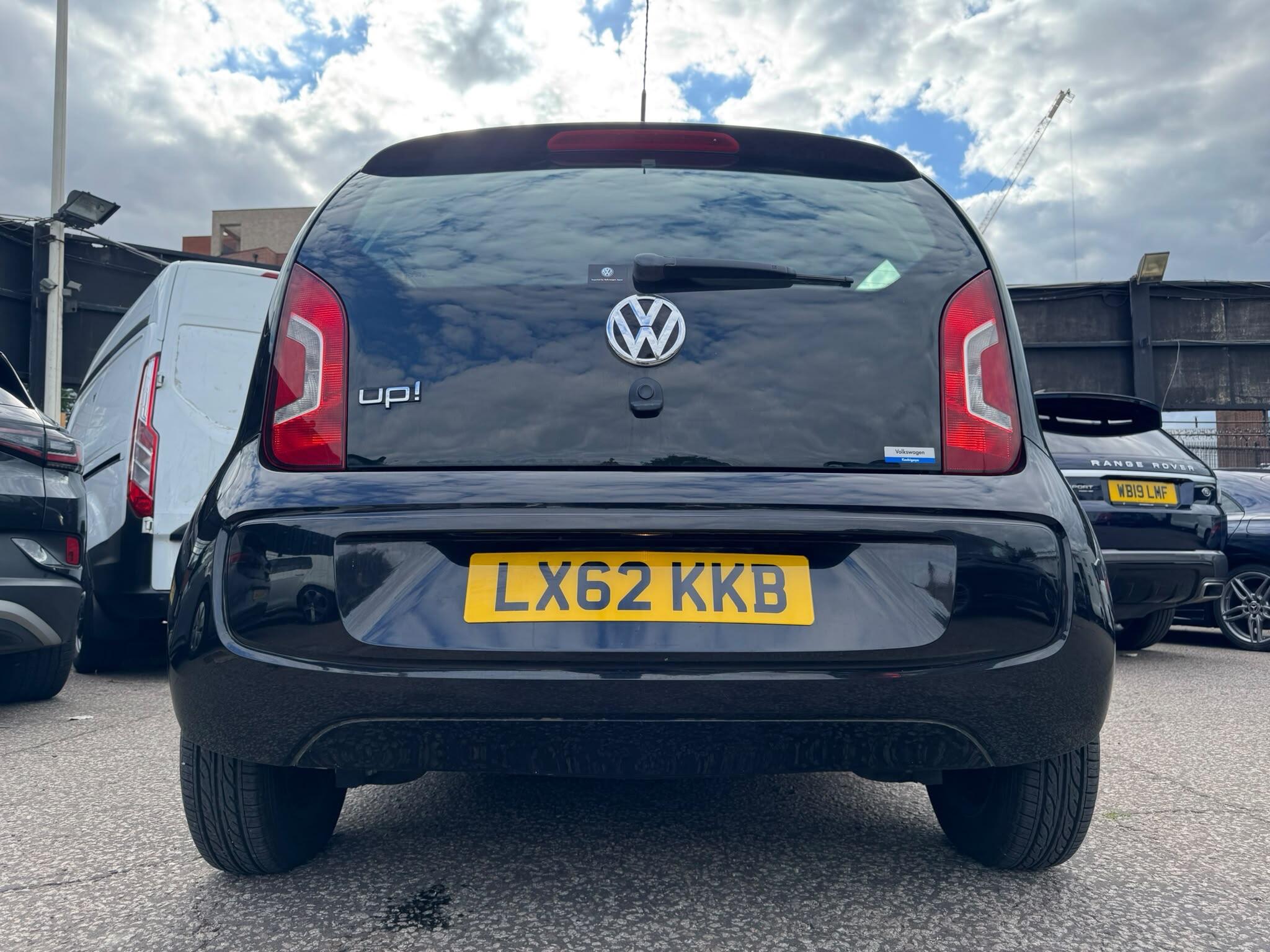 Volkswagen Up! view 26
