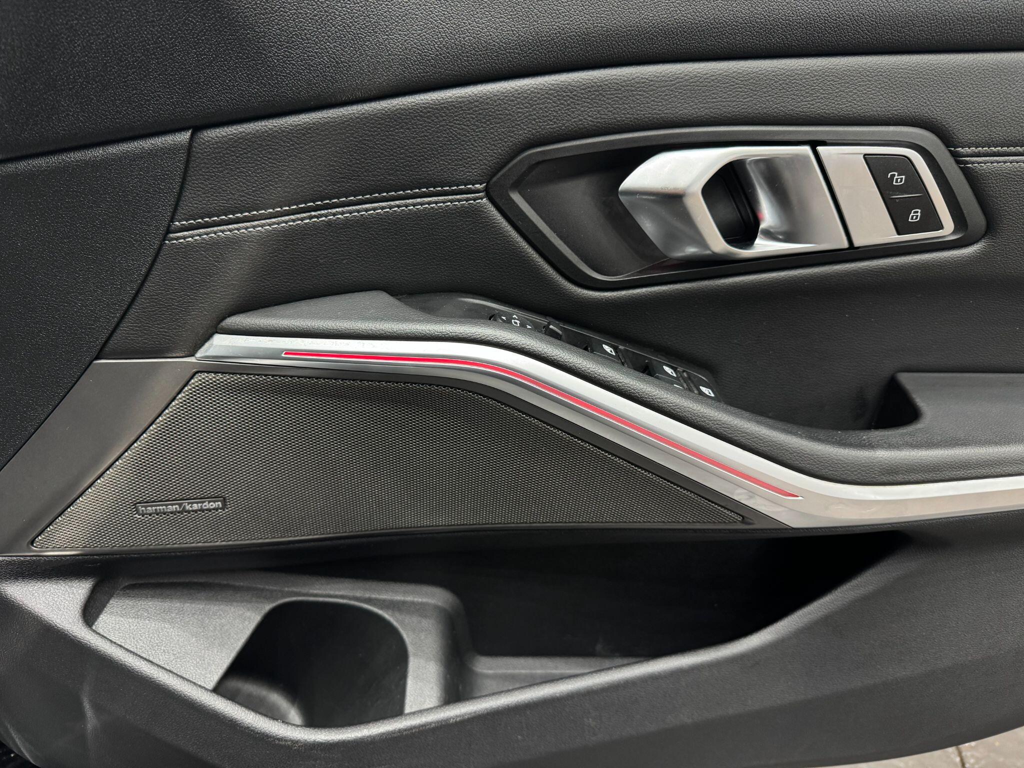 BMW 3 Series view 12