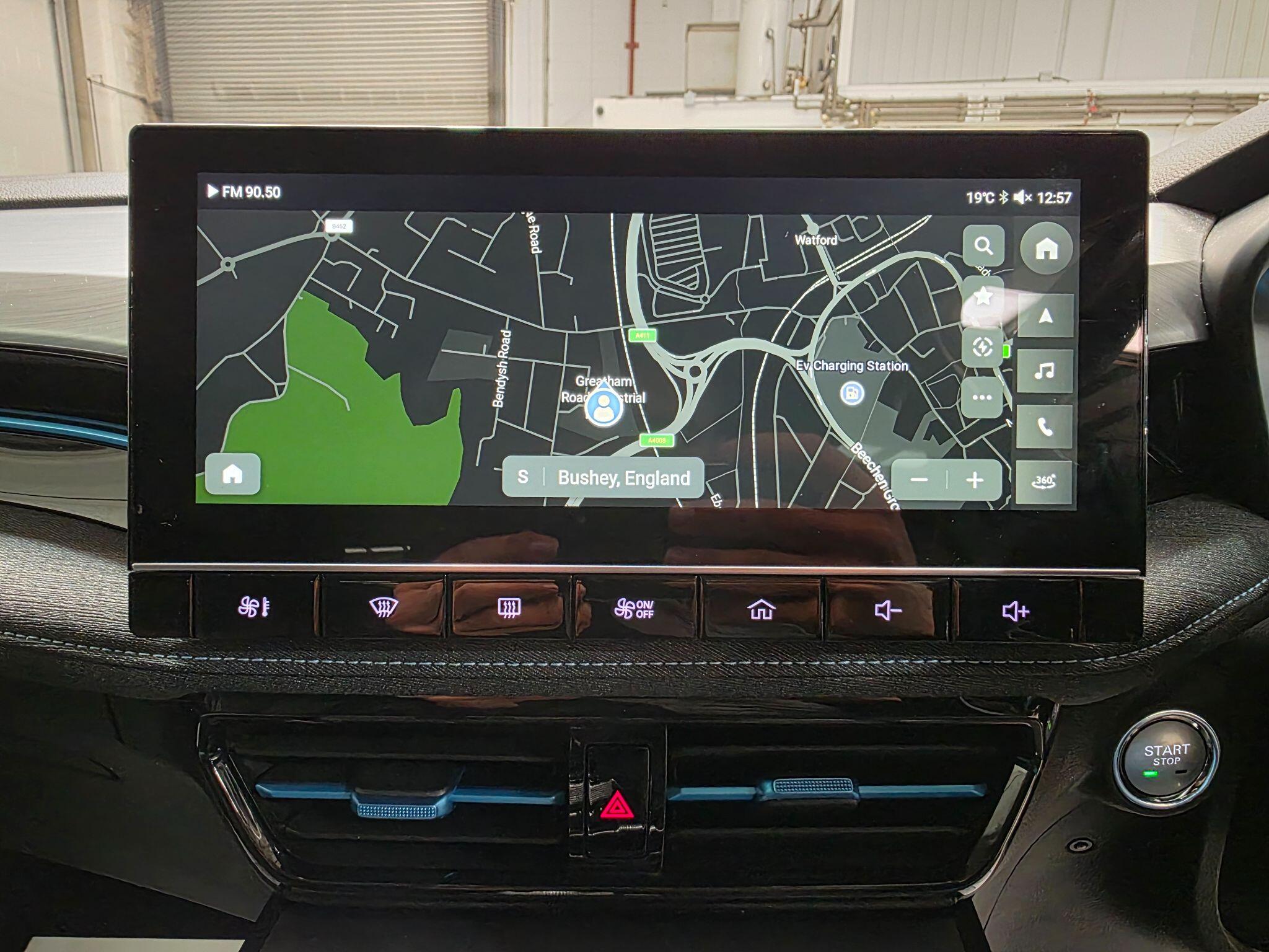 MG MG5 view 7