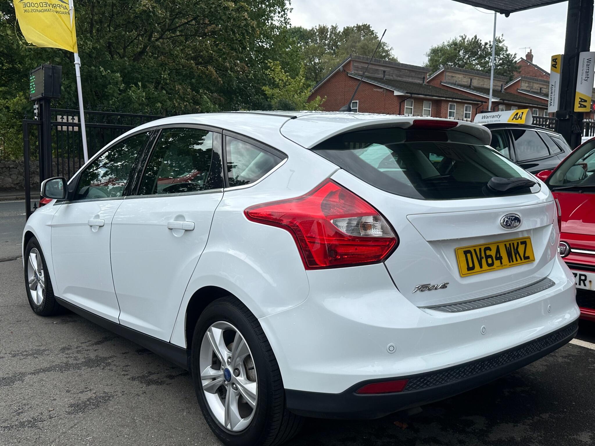 Ford Focus view 2