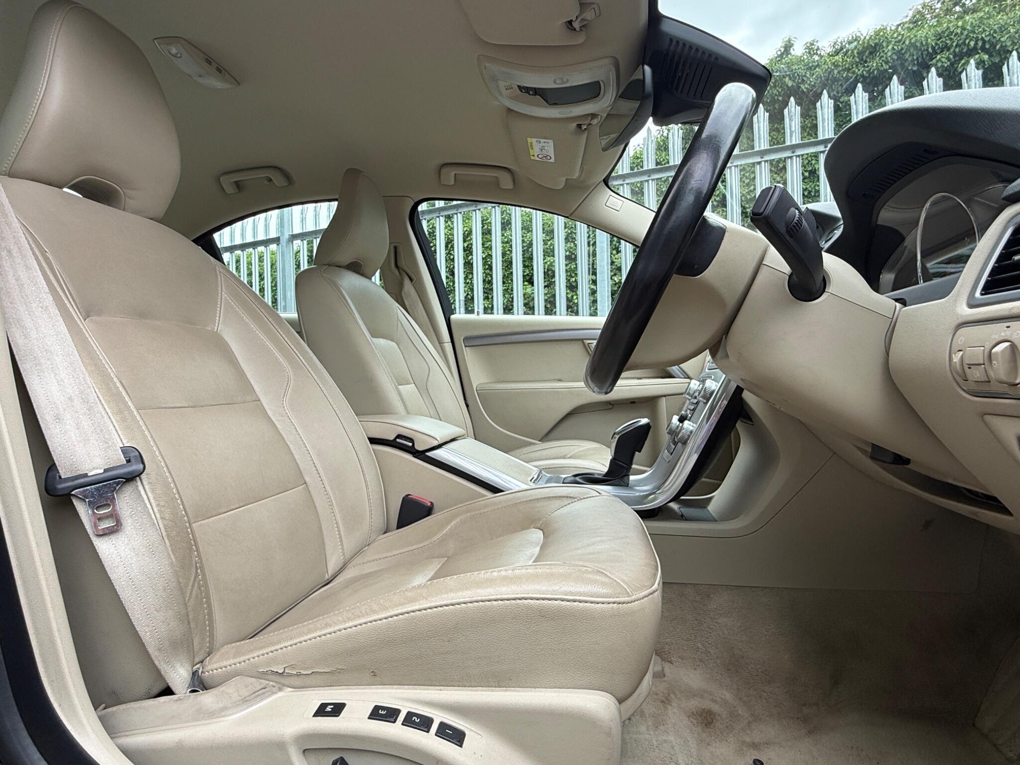 2015 Volvo S80 image 23