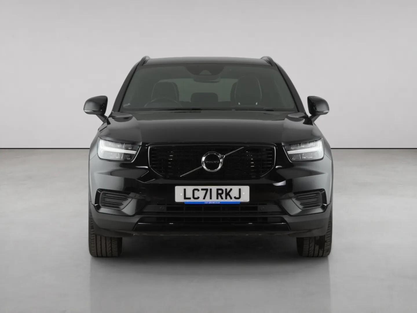 Volvo XC40 view 5