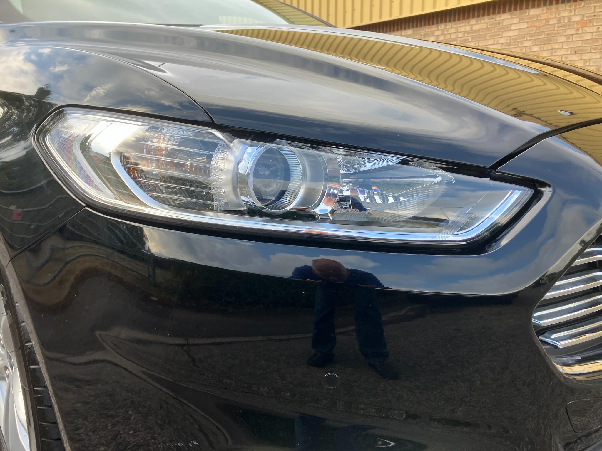 Ford Mondeo view 25