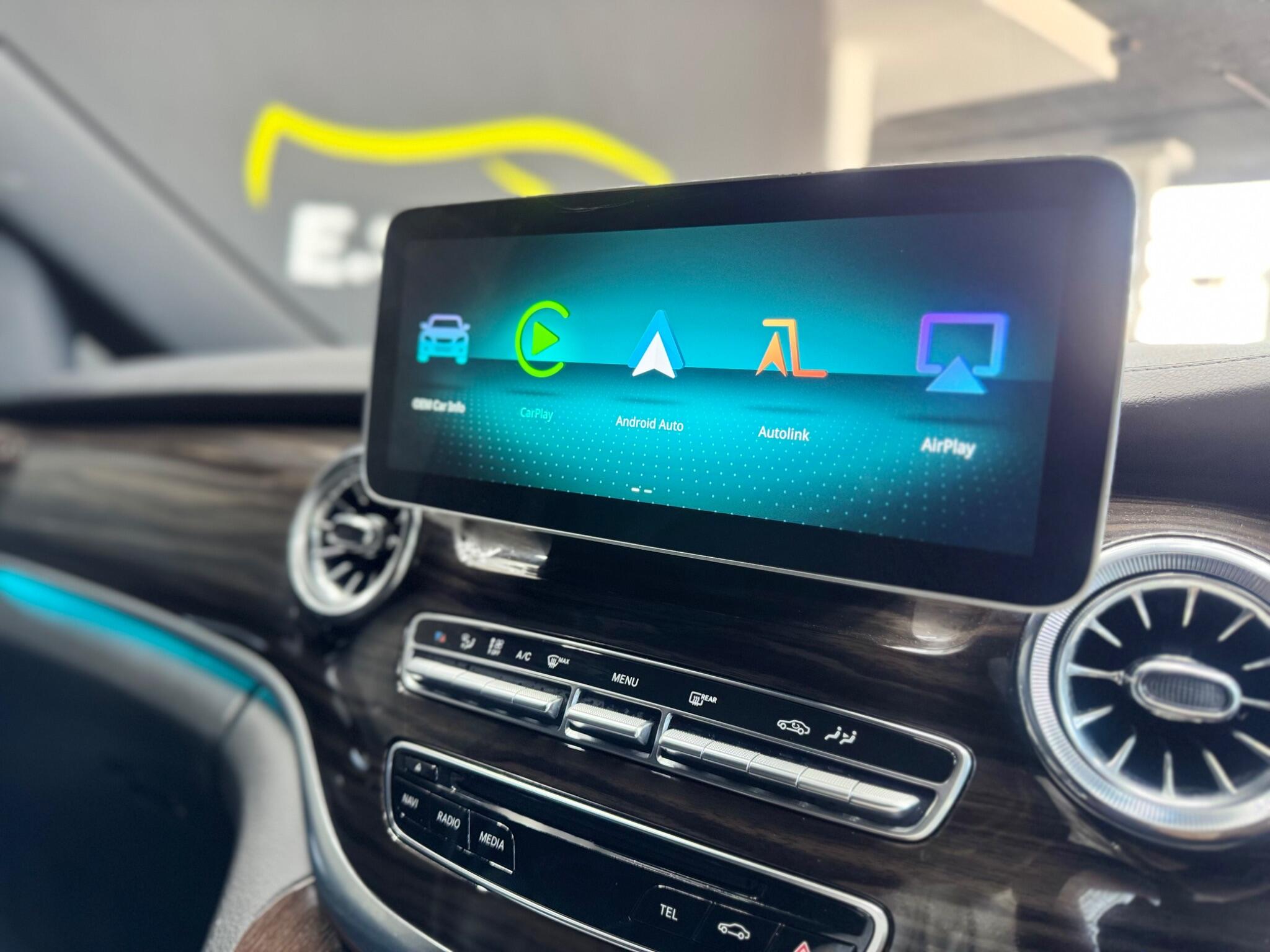 Mercedes-Benz V-Class view 52