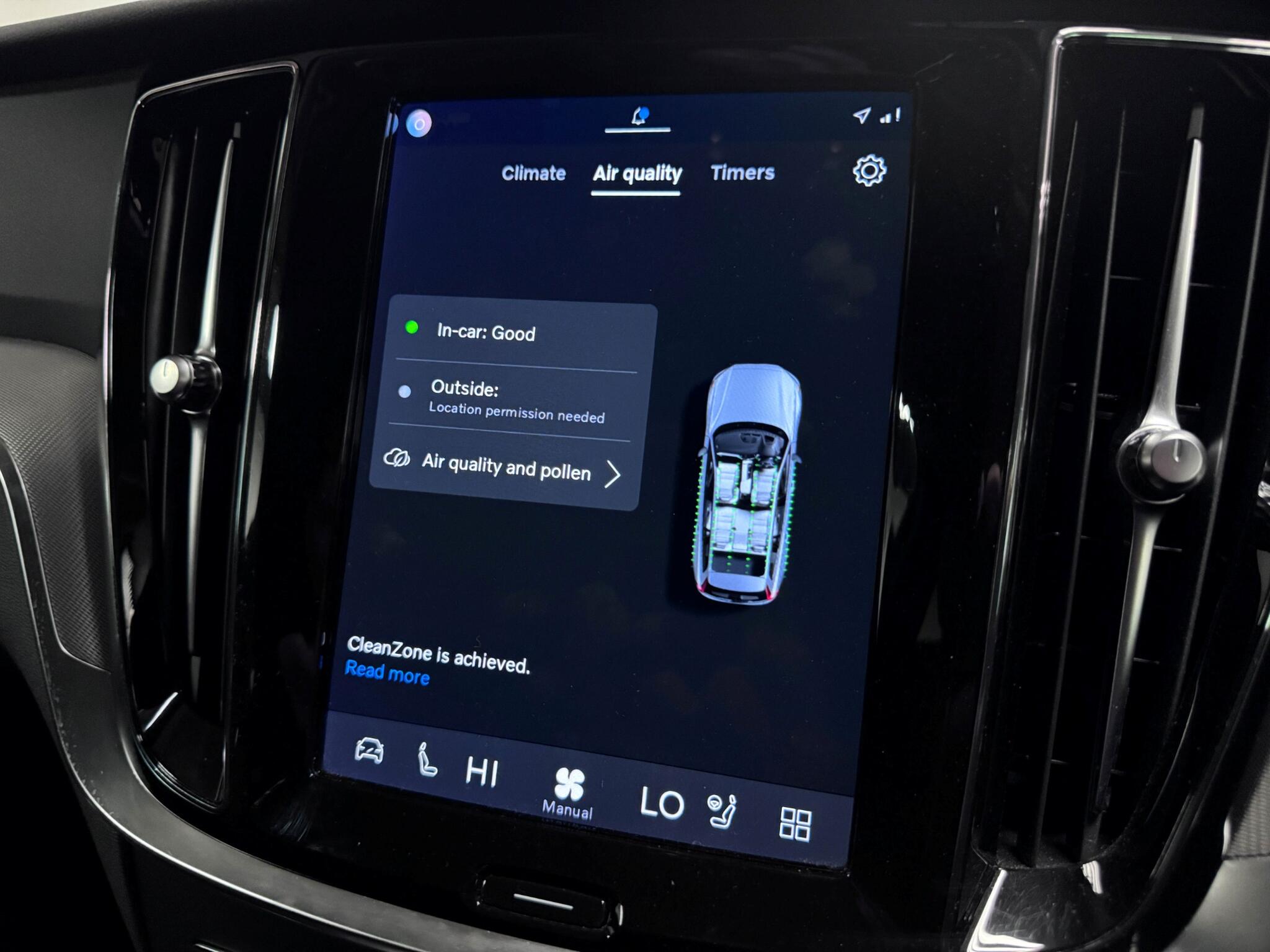 Volvo V60 Cross Country view 43