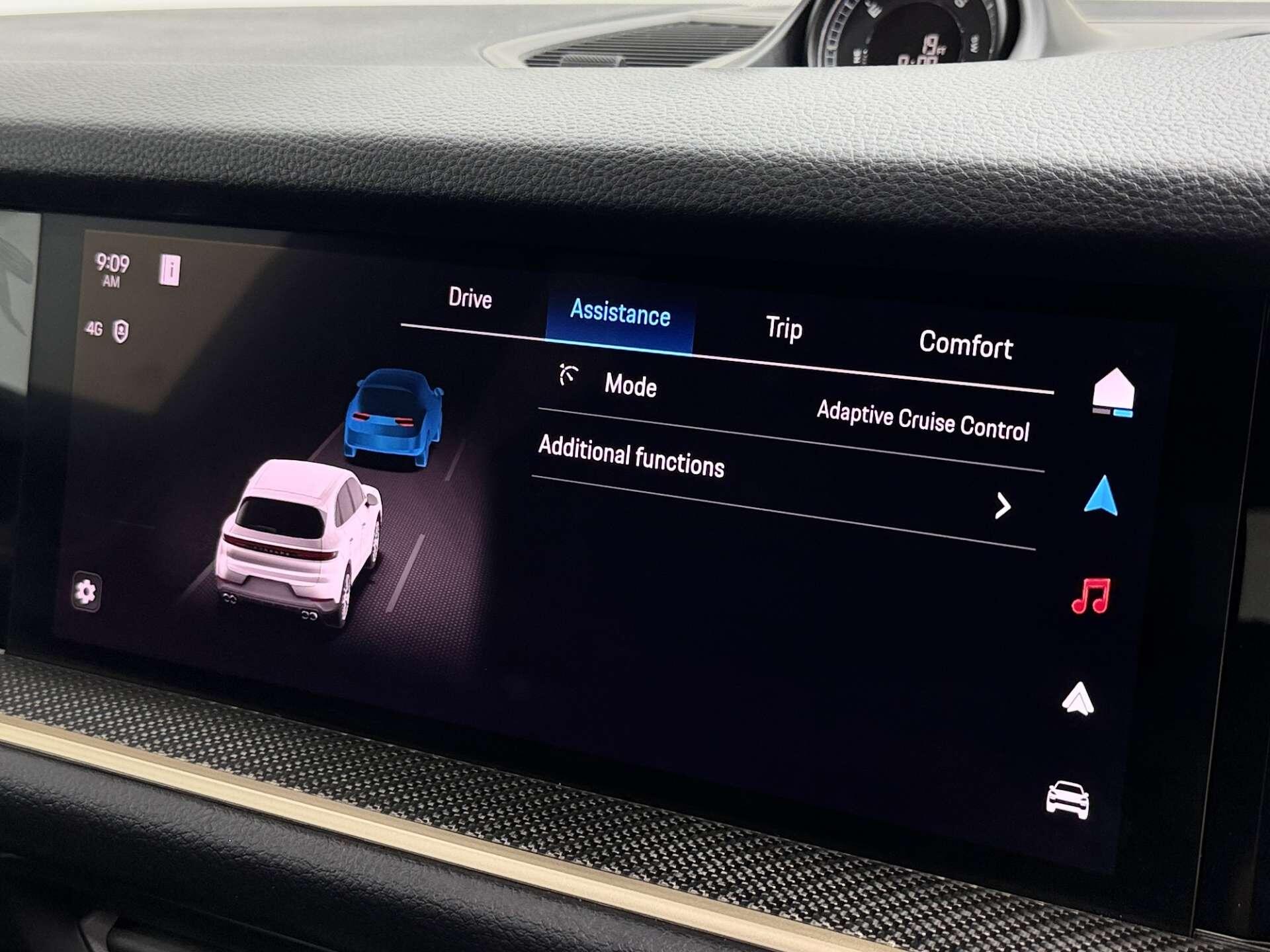 Porsche Cayenne view 57