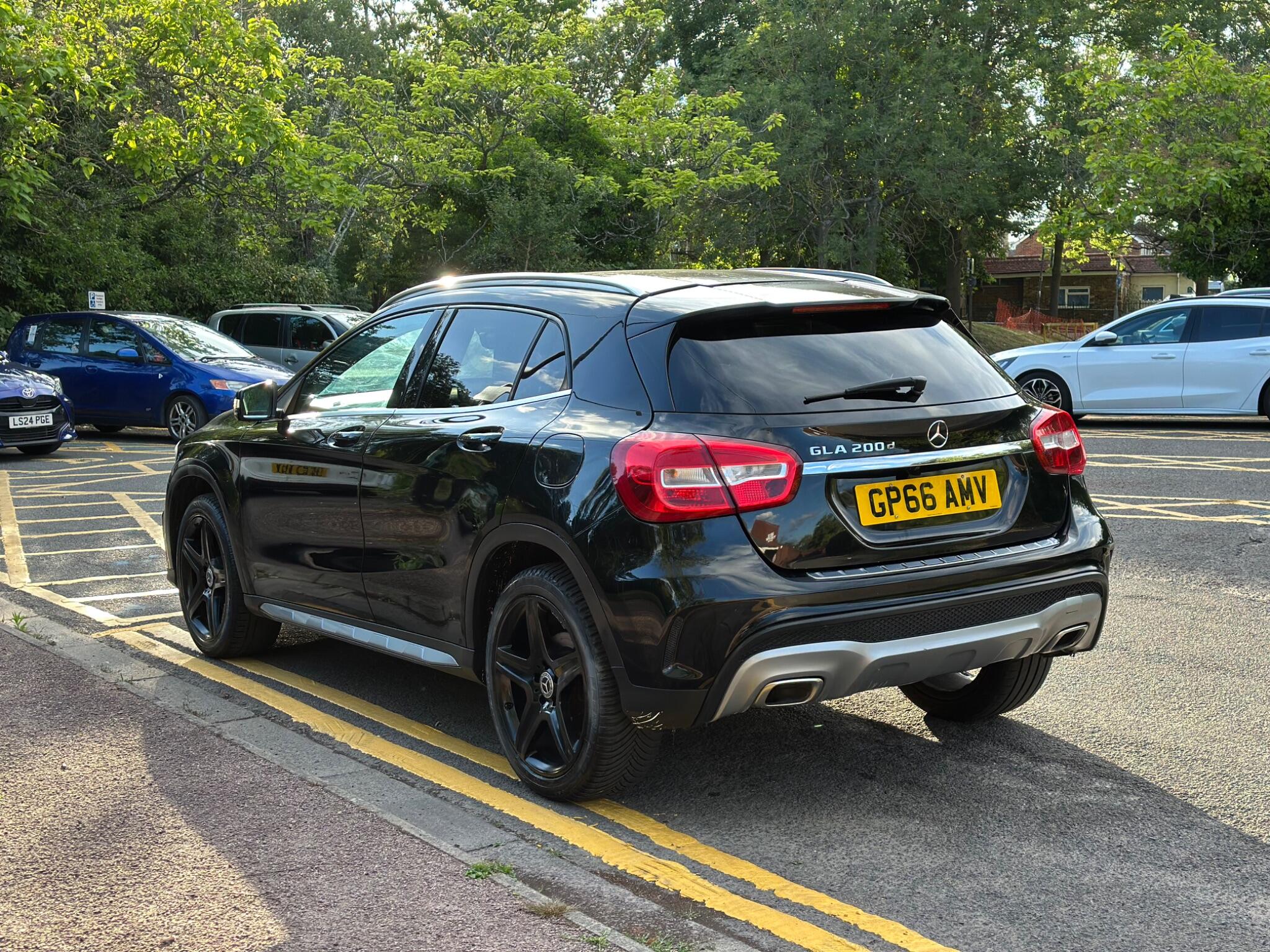 Mercedes-Benz Gla view 6