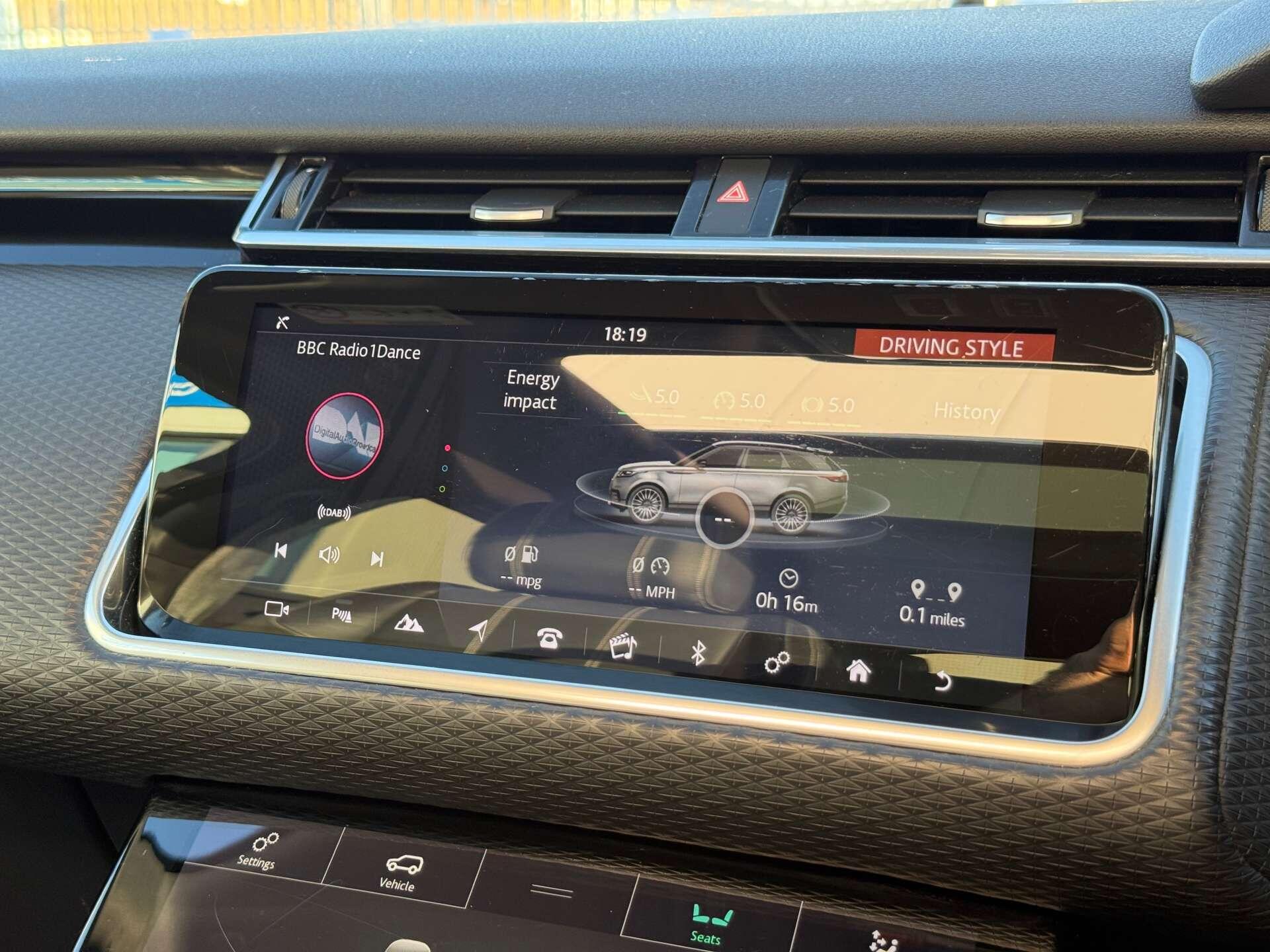 Land Rover Range Rover Velar view 59