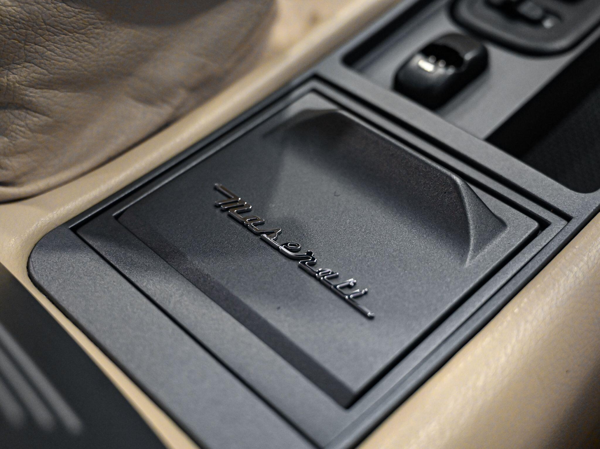 Maserati Coupe view 31