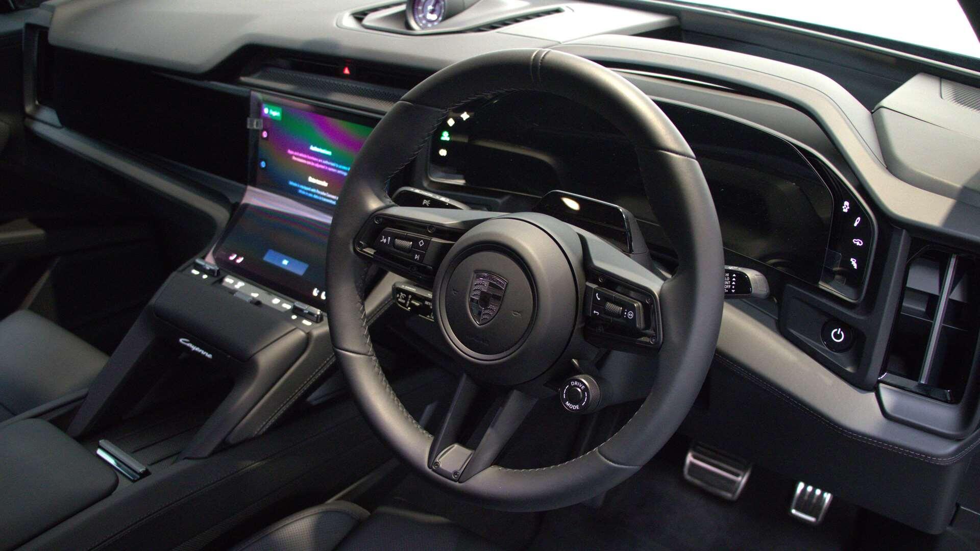 Porsche Cayenne view 16